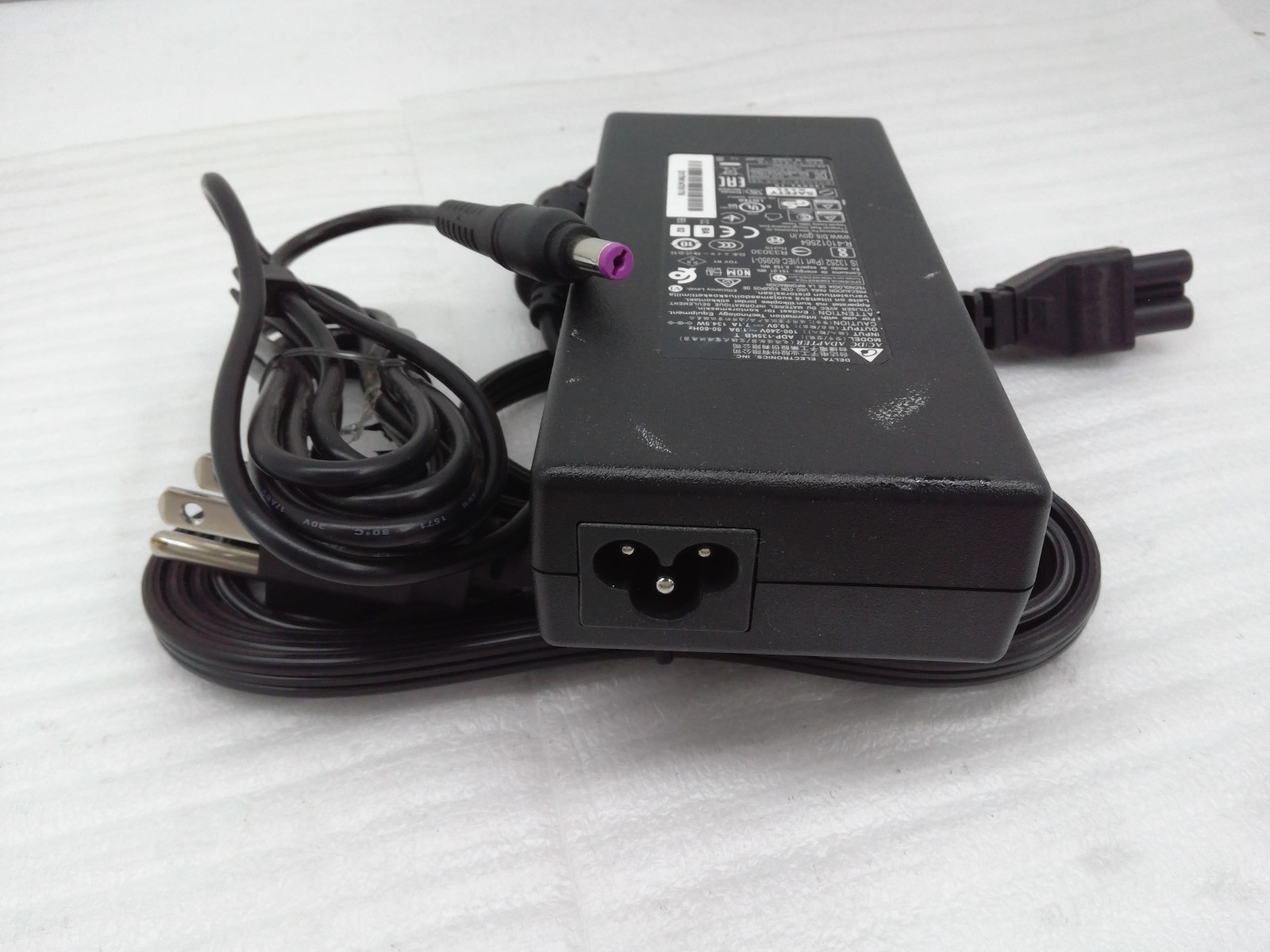 Genuine Delta 19V 7.1A 135W ADP-135KB T For Acer NITRO XV3 Series XV273K Adapter