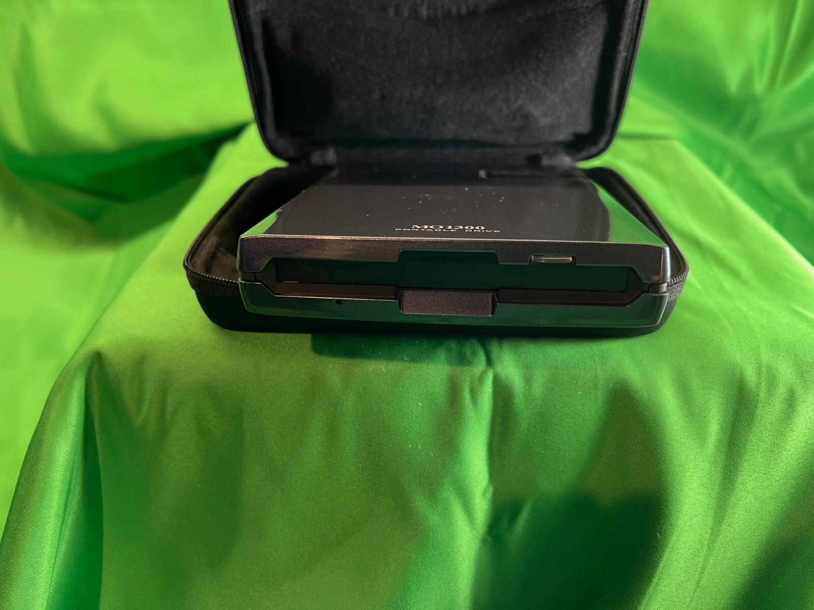 IO-DATA MOP2-U1.3P – 1300U2 MO1300 Pocket Drive 1.3GB MO – USB Powered w/ Case