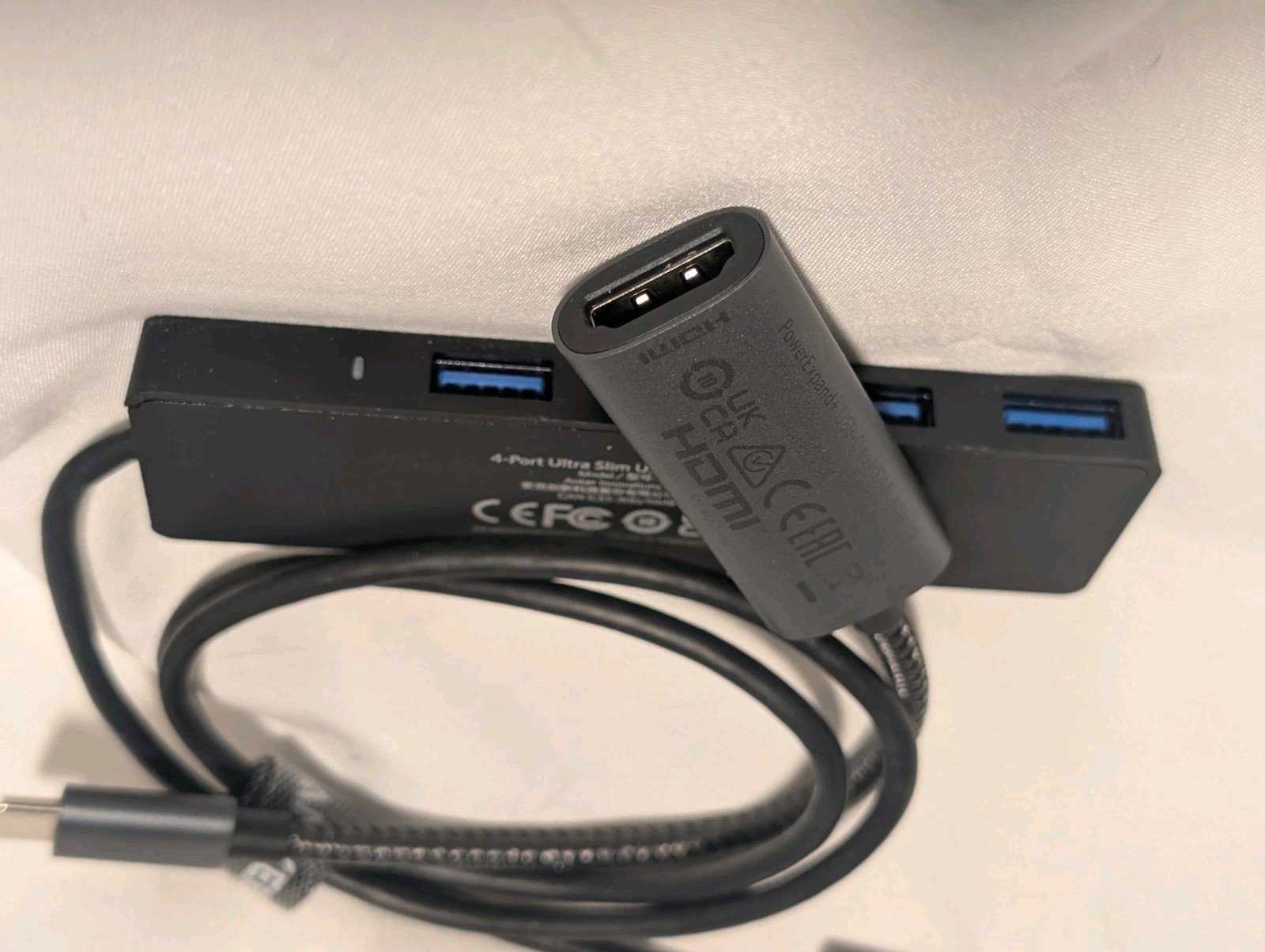 Anker 4-Port USB 3.0 Ultra Slim Data Hub Black A7516 + USB-C to HDMI Adapter