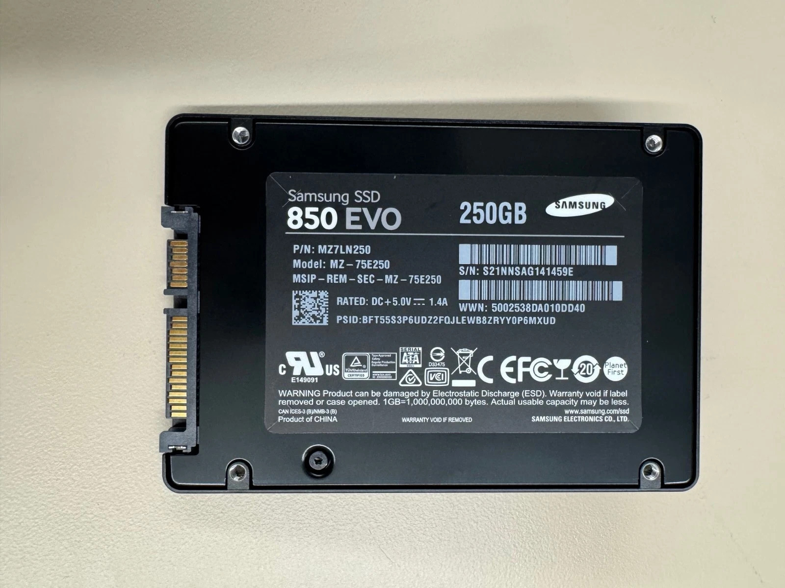 Samsung 2.5″ SSD 850 EVO 250GB SATA Internal Solid State Drive – MZ-75E250