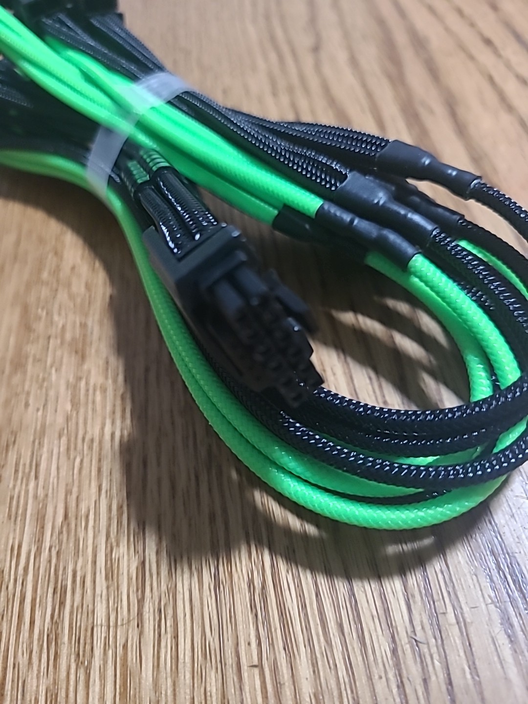 CableMod E-Series Pro ModMesh Sleeved 12V-2×6 12VHPWR 16-pin to Quad 8-pin, 60c