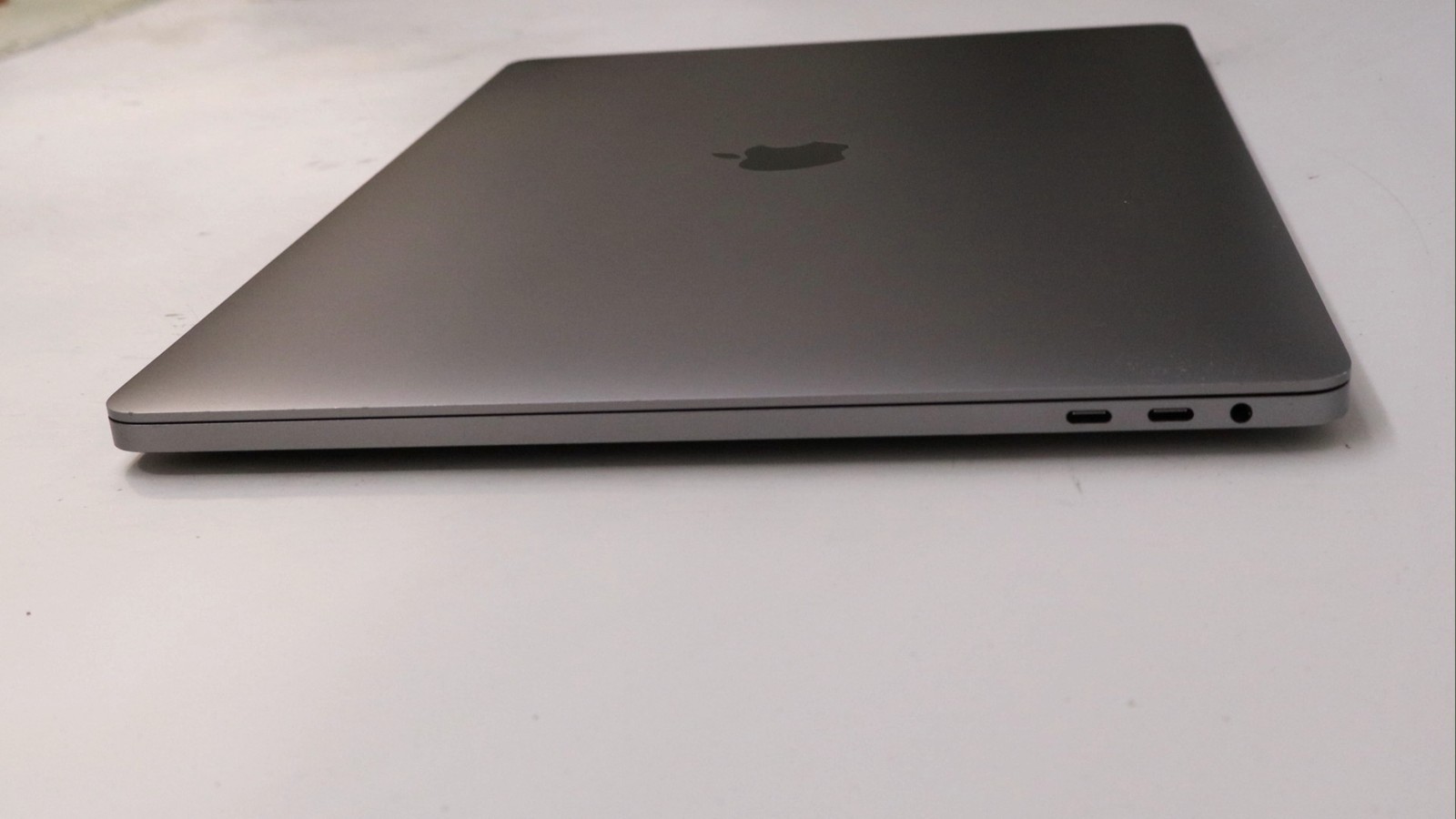 Apple MacBook Pro 16 Core i9 64GB 512GB Gray 2019 – Good