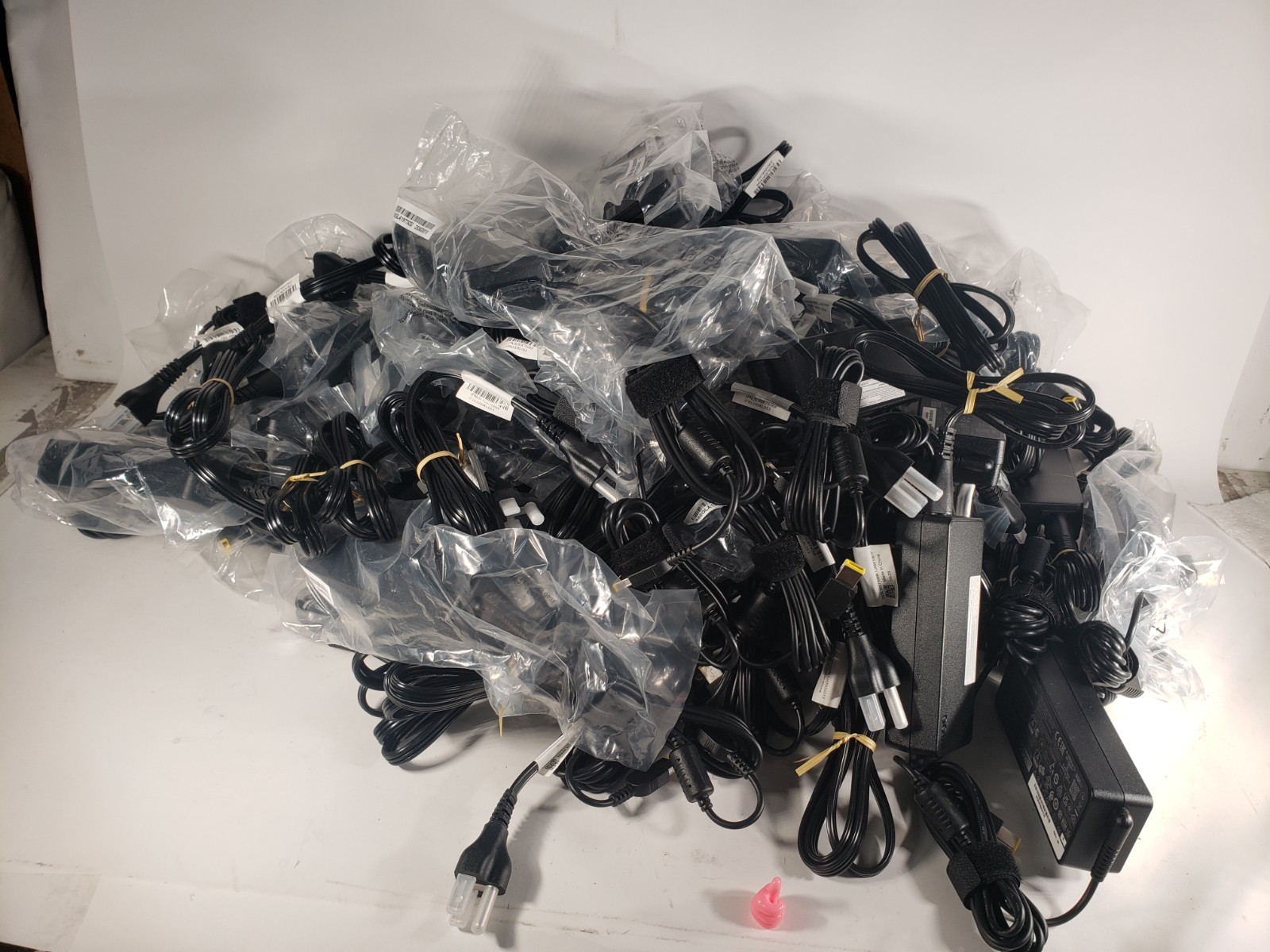 lot 40 Lenovo 65W 90W 135W + ThinkPad Laptop Adapter Charger Yellow Square Tip