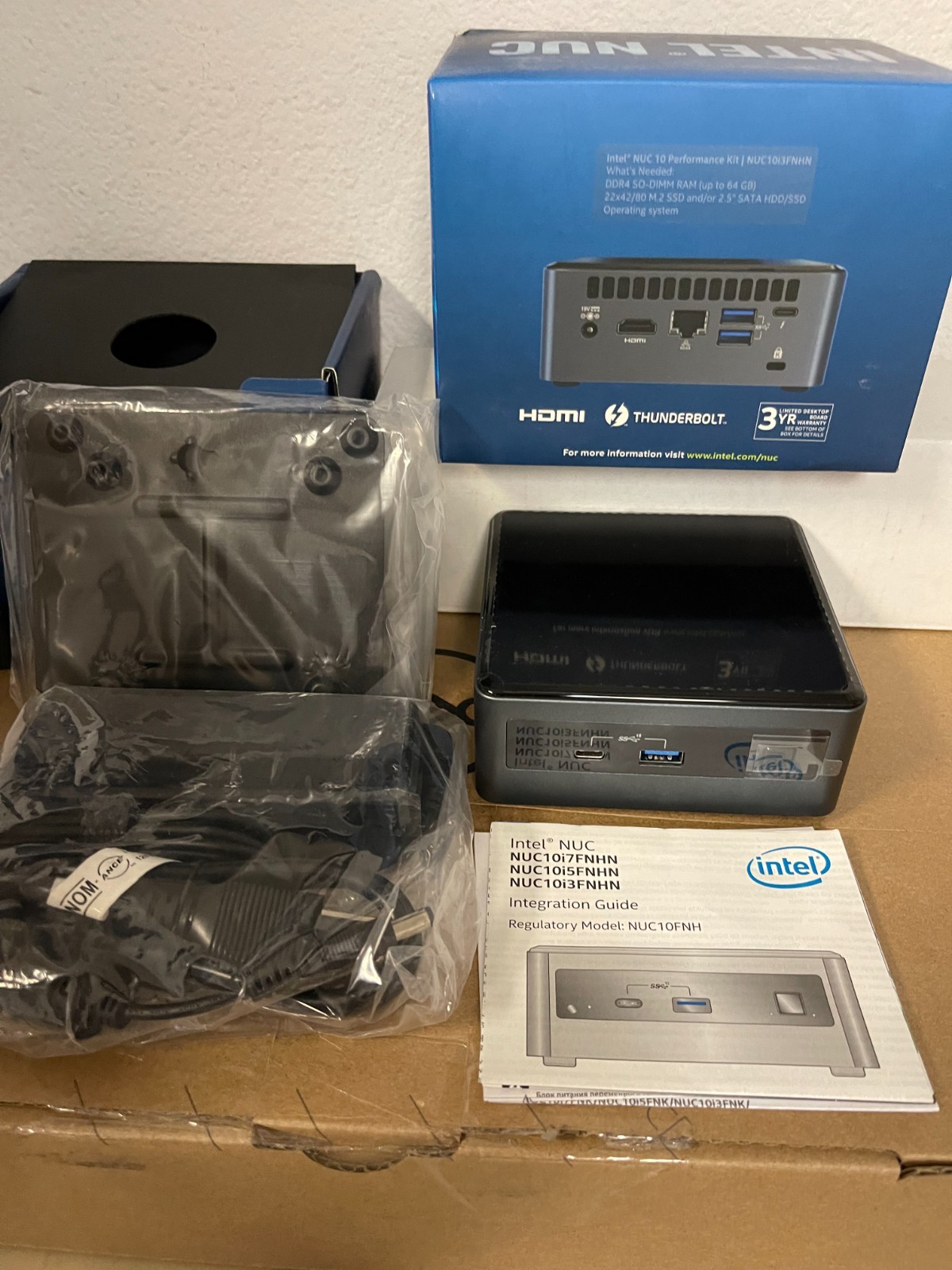 Intel NUC10i3FNH (Barebones, No RAM/SSD/OS) – barely used, tested, Retail Box