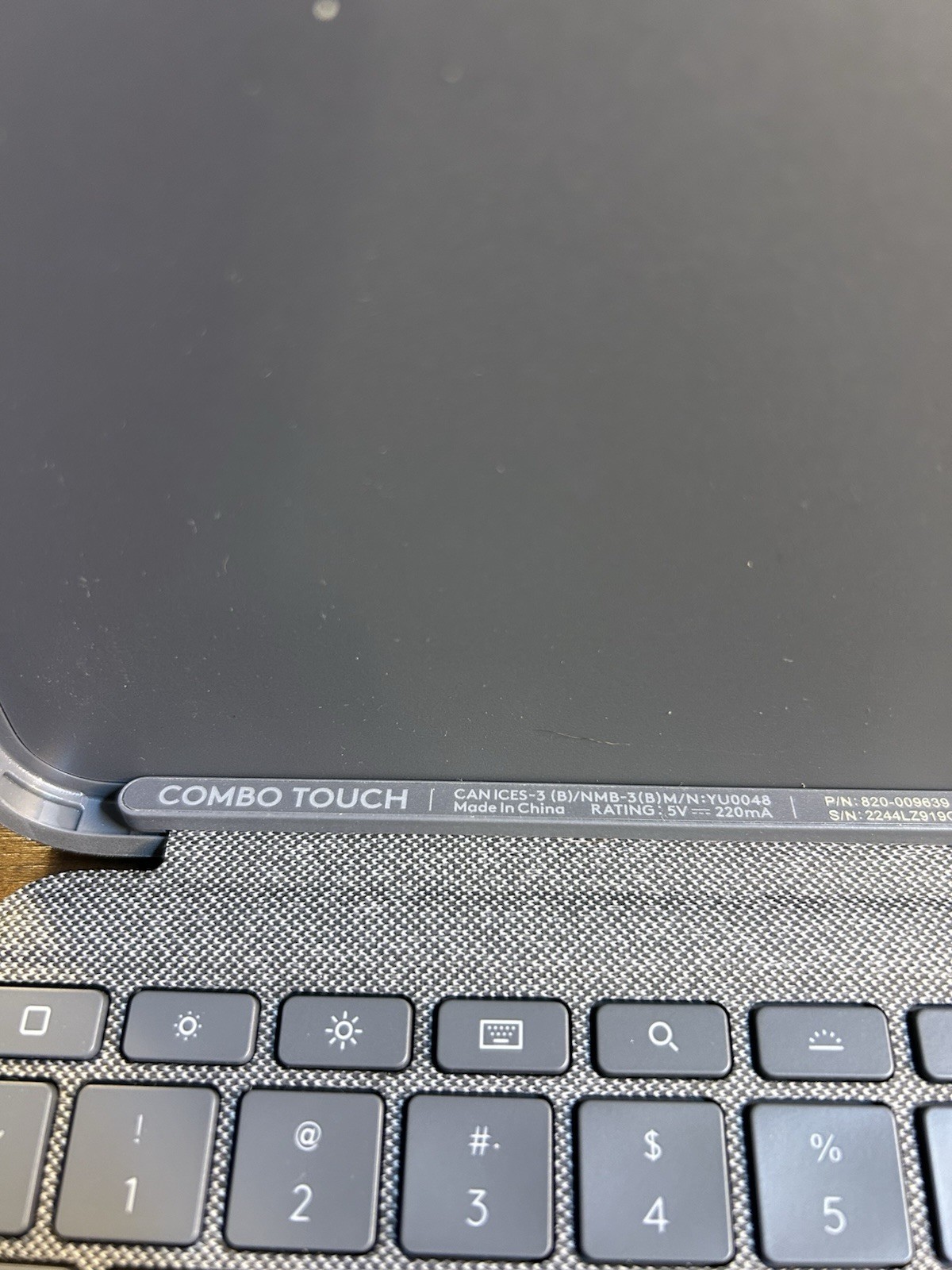 Logitech Combo Touch Keyboard Case w/ Trackpad for iPad Pro 11” 1st 2nd 3rd Gen