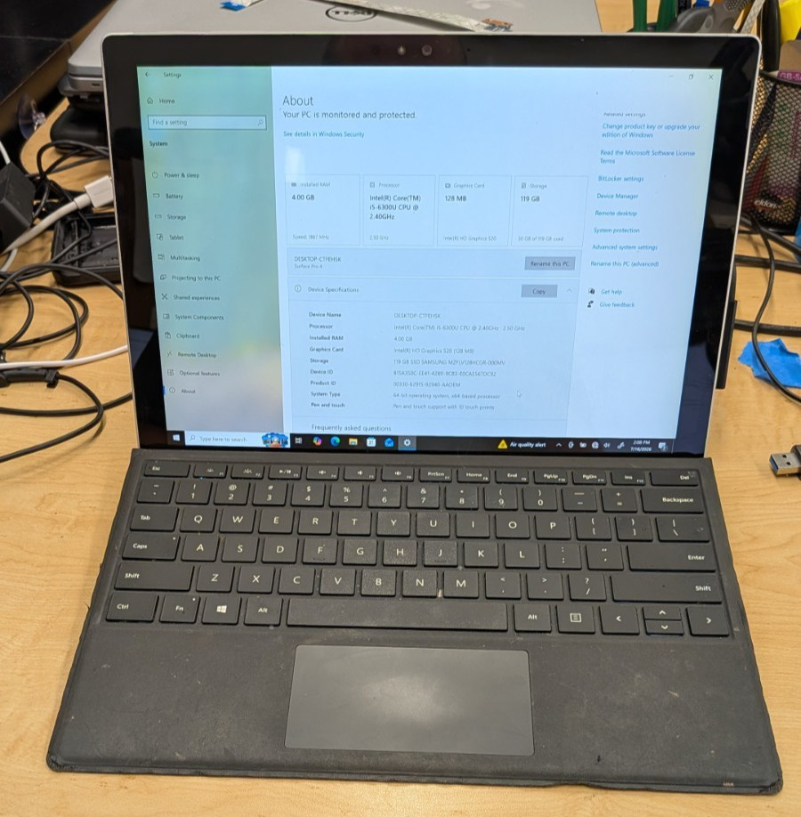Microsoft Surface Pro 4 1724 – i5-6300U 2.4GHz 4GB RAM 128GB SSD Windows 10 Pro