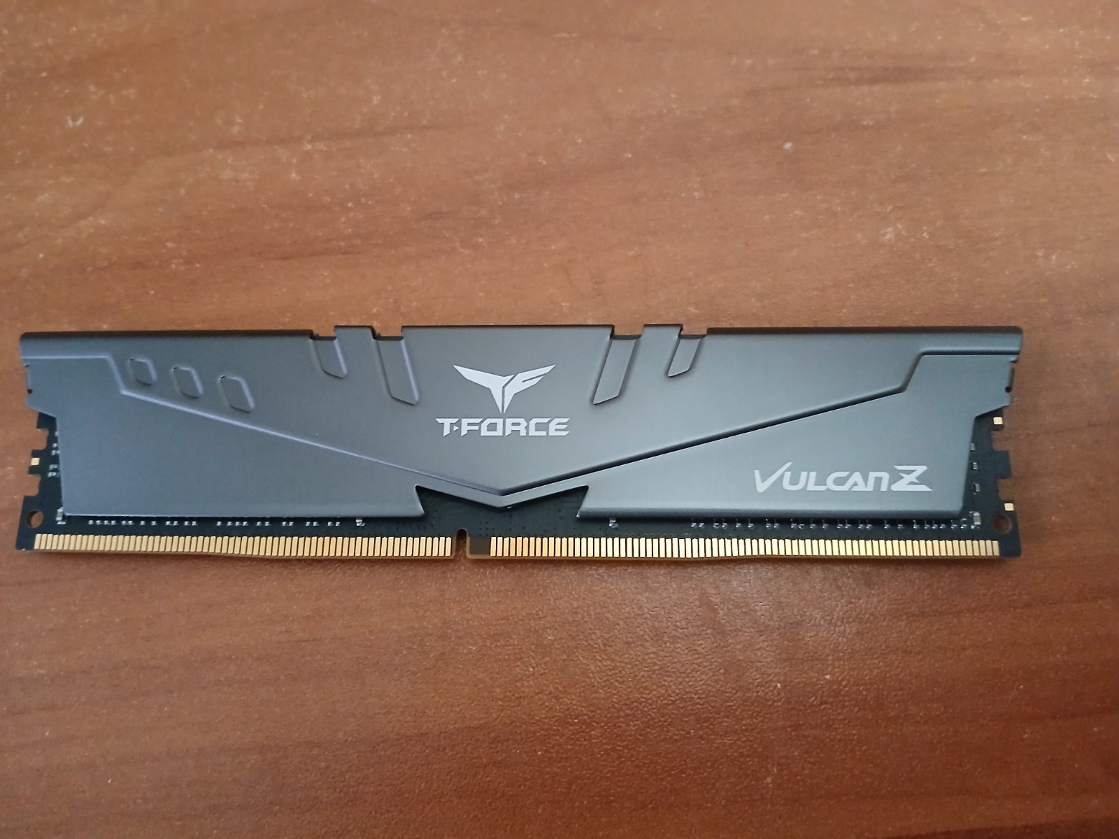 1x8GB TeamGroup Vulcan Z DDR4 3200 RAM PC Desktop UDIMM (TLZGD48G3200HC16FBK)