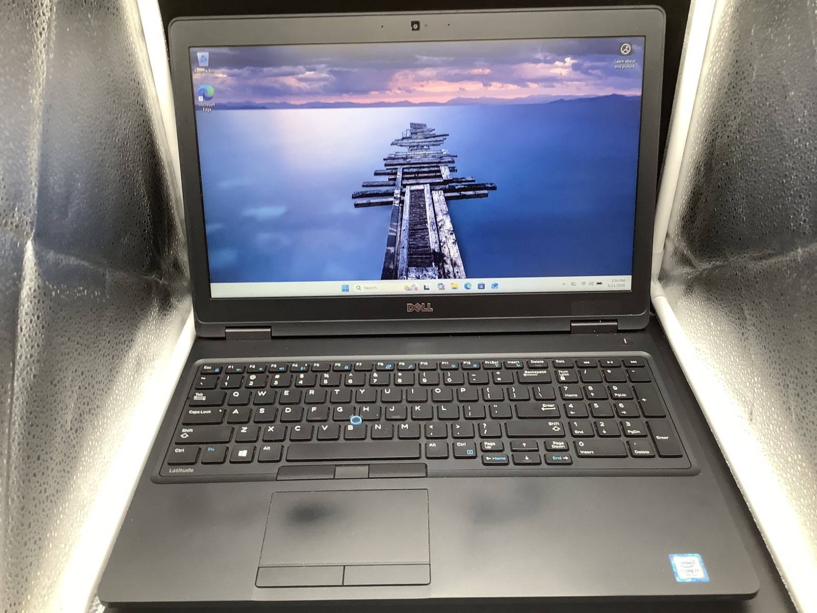 Dell Latitude 5580 Intel i7-7820HQ @ 2.9GHz 8GB RAM 250GB SSD Windows 11 Pro