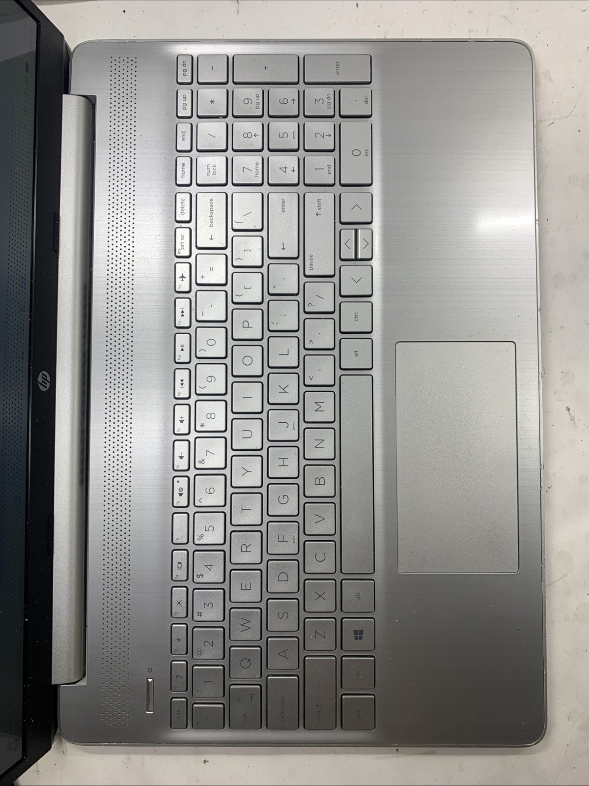 HP Laptop 15-dy1043dx 15.6″ Touch i5-1035G1 1.2GHz 12GB RAM 128GB SSD Win11