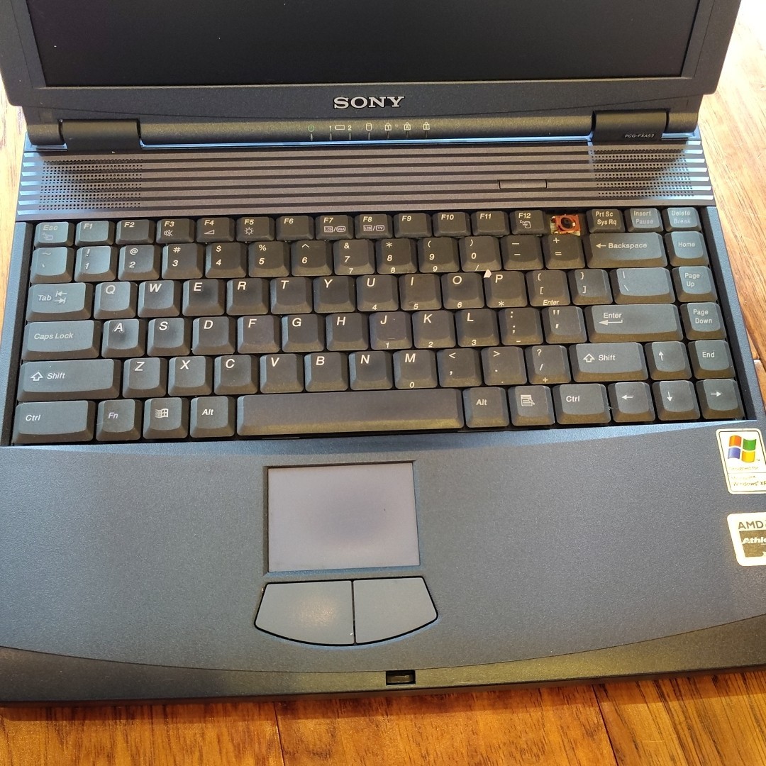 Sony VAIO Notebook Computer PCG-9E1L Laptop For Parts Or Repair