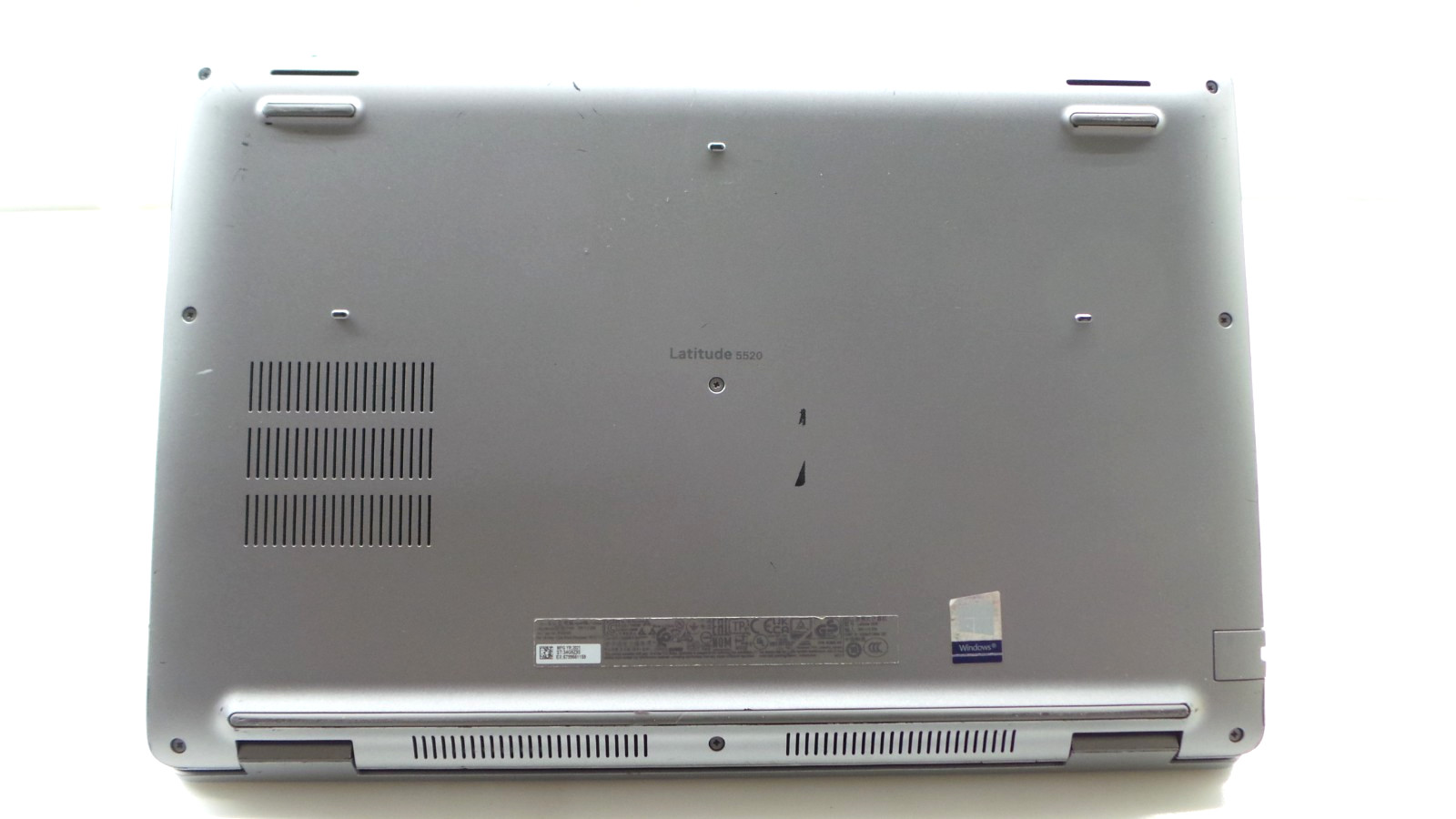 Dell Latitude 5520 15.6″ | i7-1185G7 3.00GHz | 16GB RAM 512GB NVMe | WIN 11 PRO