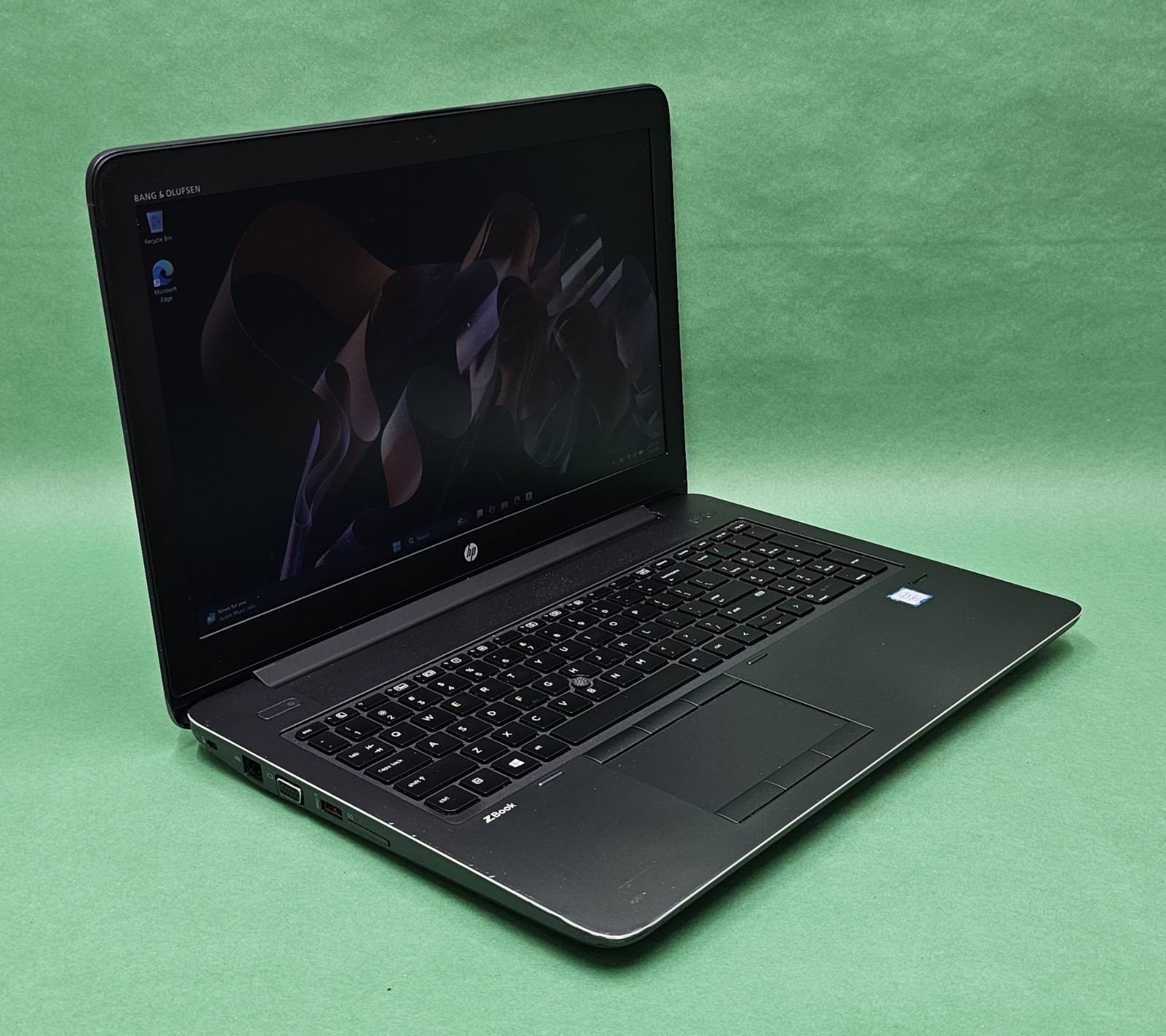 HP zBook 15 G4 FHD Core i7-7700HQ 2.80GHz 16GB RAM 512GB SSD NVIDIA Quadro M1200