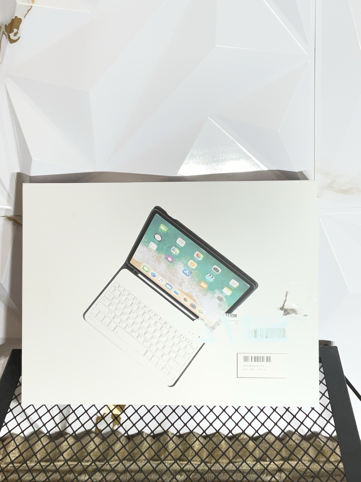 Bluetooth Keyboard Folio Case Sleep/Wake for Apple iPad, White