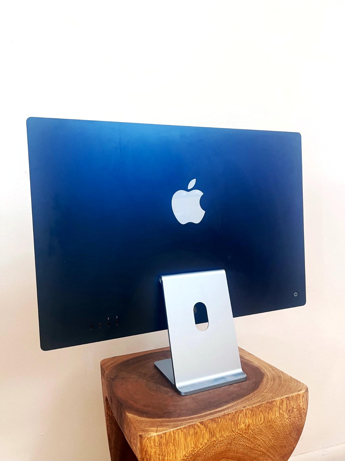 Apple iMac 24″ (256GB SSD, Apple M1, 3.20GHz, 8GB, 7-Core GPU) Blue – MJV93LL/A
