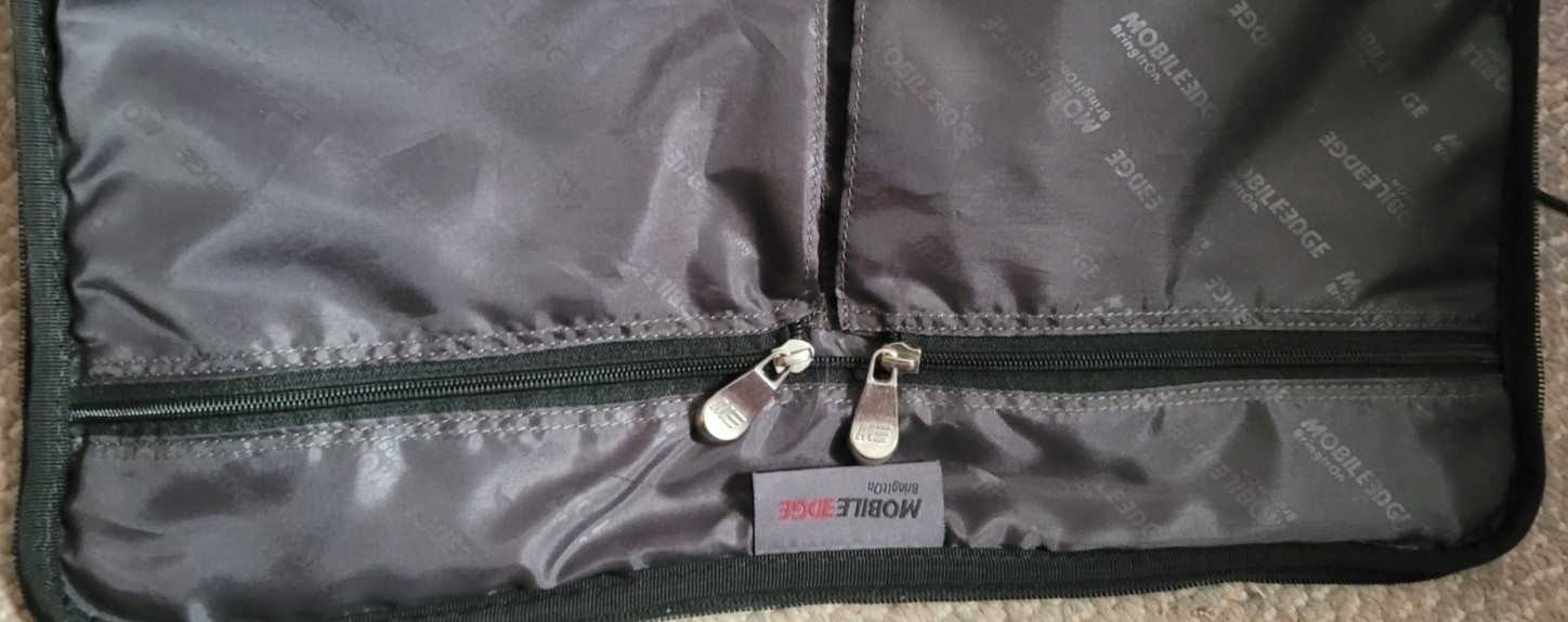 Mobile Edge Briefcase Soft Side Laptop Pocket Magnetic Closure Zippers Work