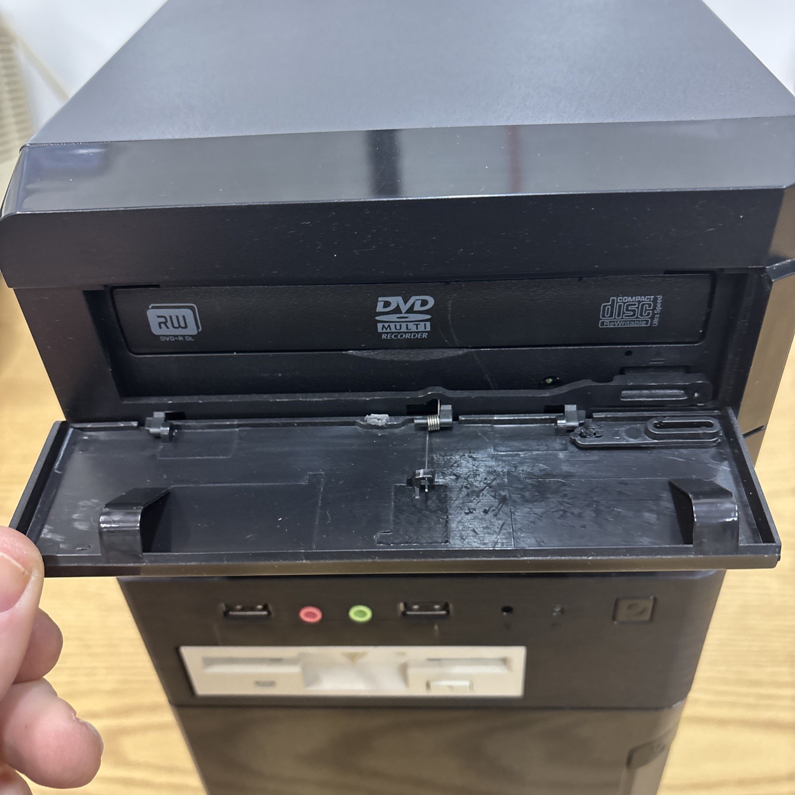 Custom Desktop PC ***Unknown Specs – Turns On***Parts/Repair