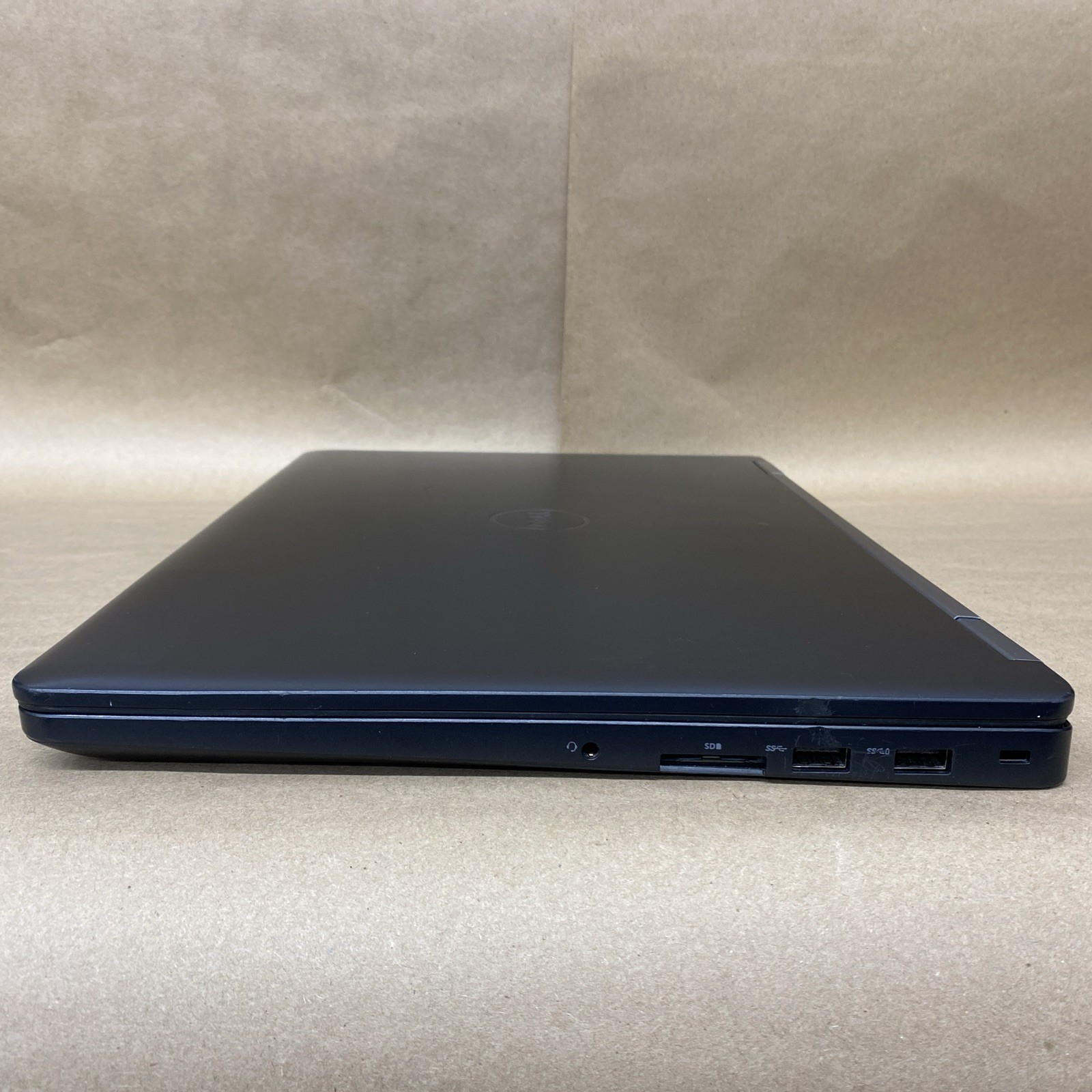 Dell Latitude E5570 – 15″ FHD – i7-6600U – 8GB – 128GB SSD – Win 10 Pro – READ