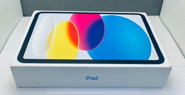 Apple iPad (10th Generation) A2696 64GB, Wi-Fi, 10.9 in – Blue