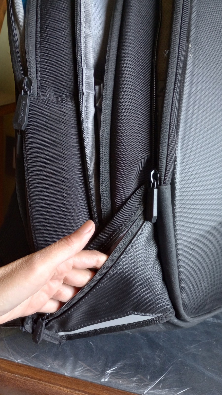 Alienware AWV17BP2.0 Vindicator 17″ Laptop Backpack Padded, Black/Blue/Gray