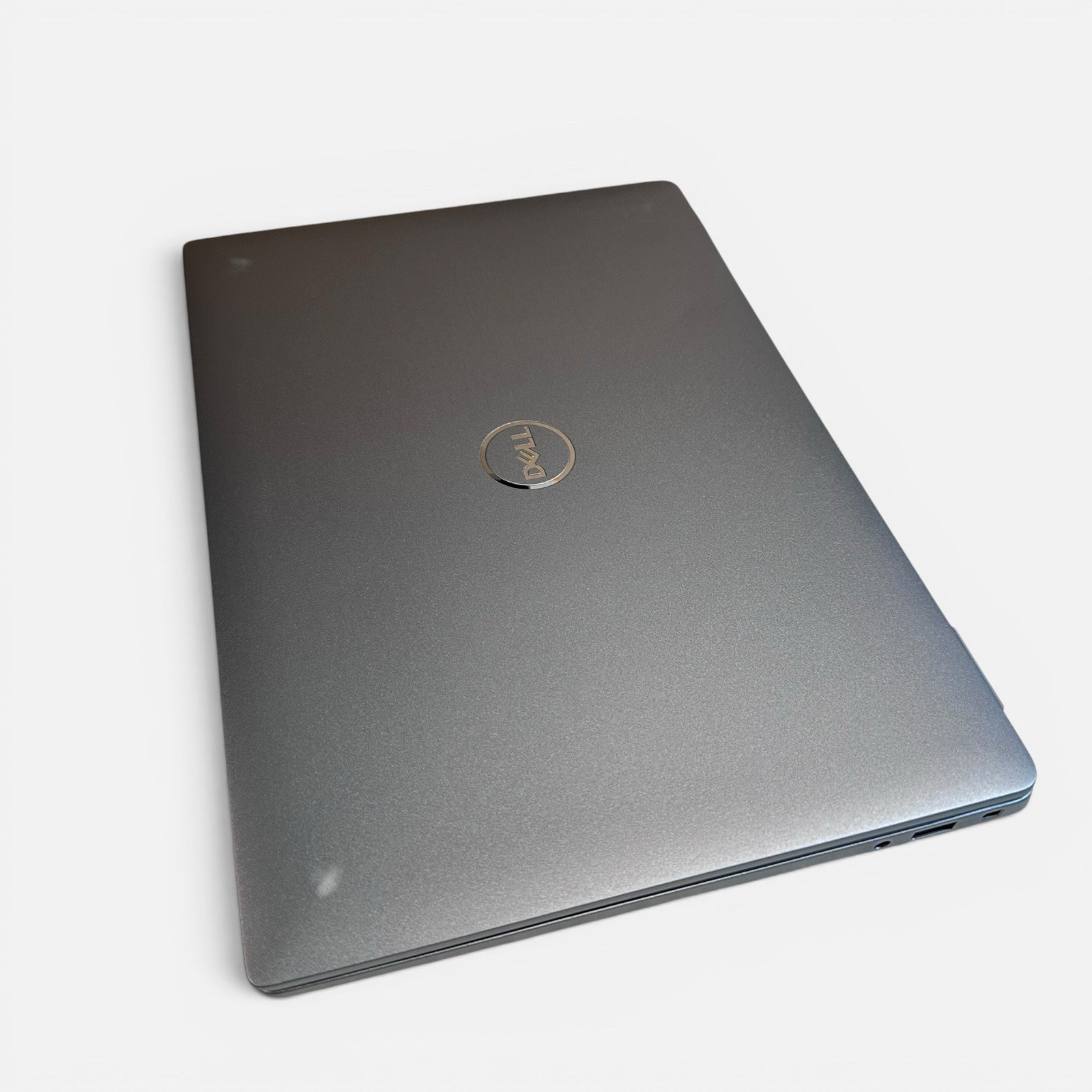 Dell Latitude 7340 – 13th Gen Intel Core i7-1365U, 16GB RAM, 256GB Built In