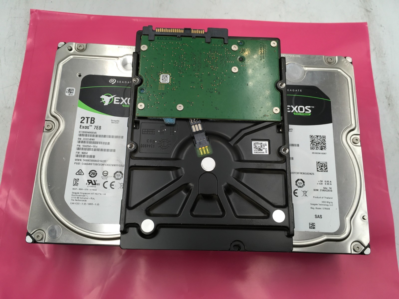 LOT OF 5 Seagate Exos 7E8 2TB 3.5″ SAS 12Gb/s 7200RPM 128MB HDD ST2000NM0045 RS.
