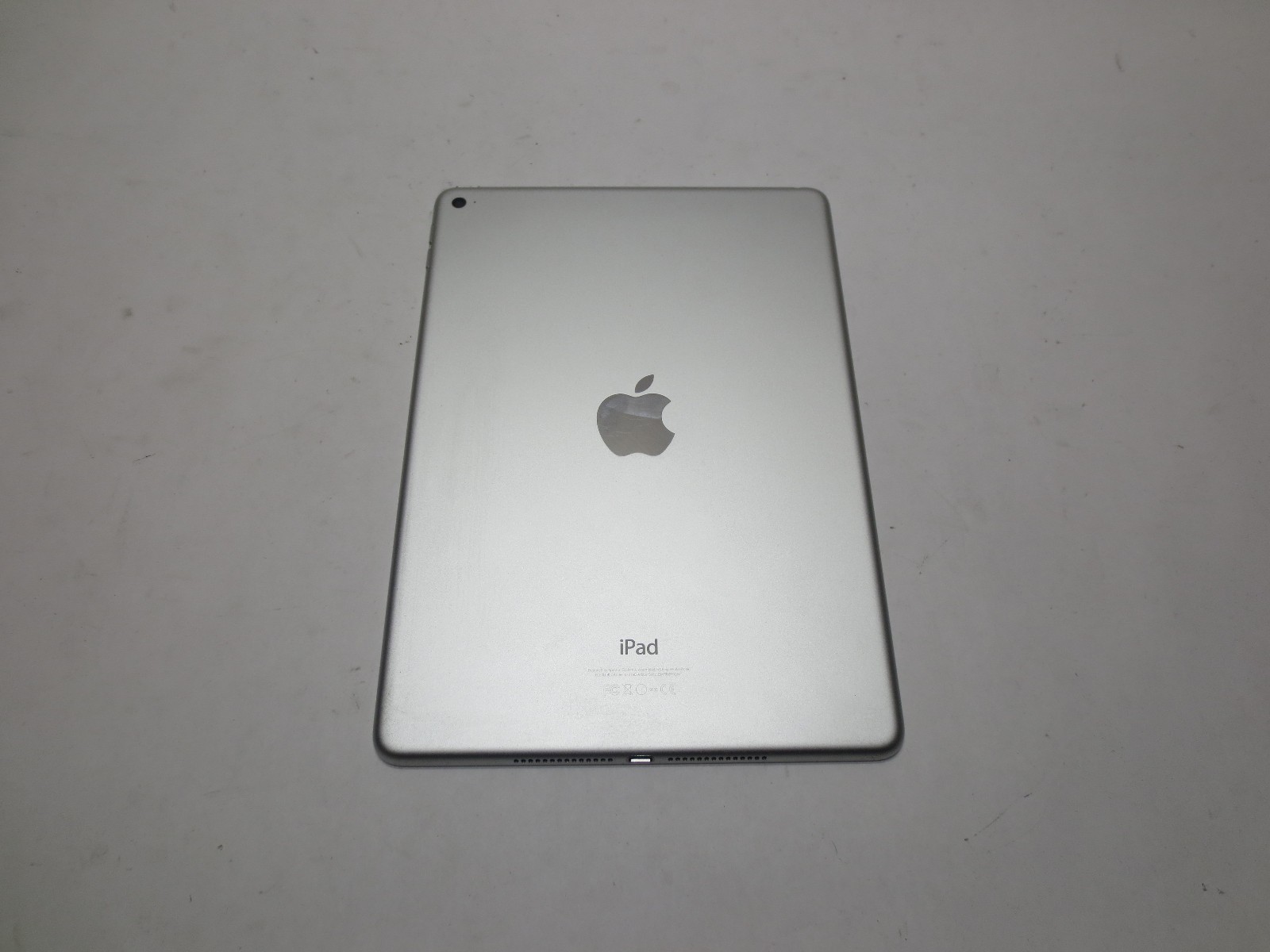Apple iPad Air 2 (Wi-Fi) 16GB Silver A1566 iOS 15.8.8 MGLW2LL/A