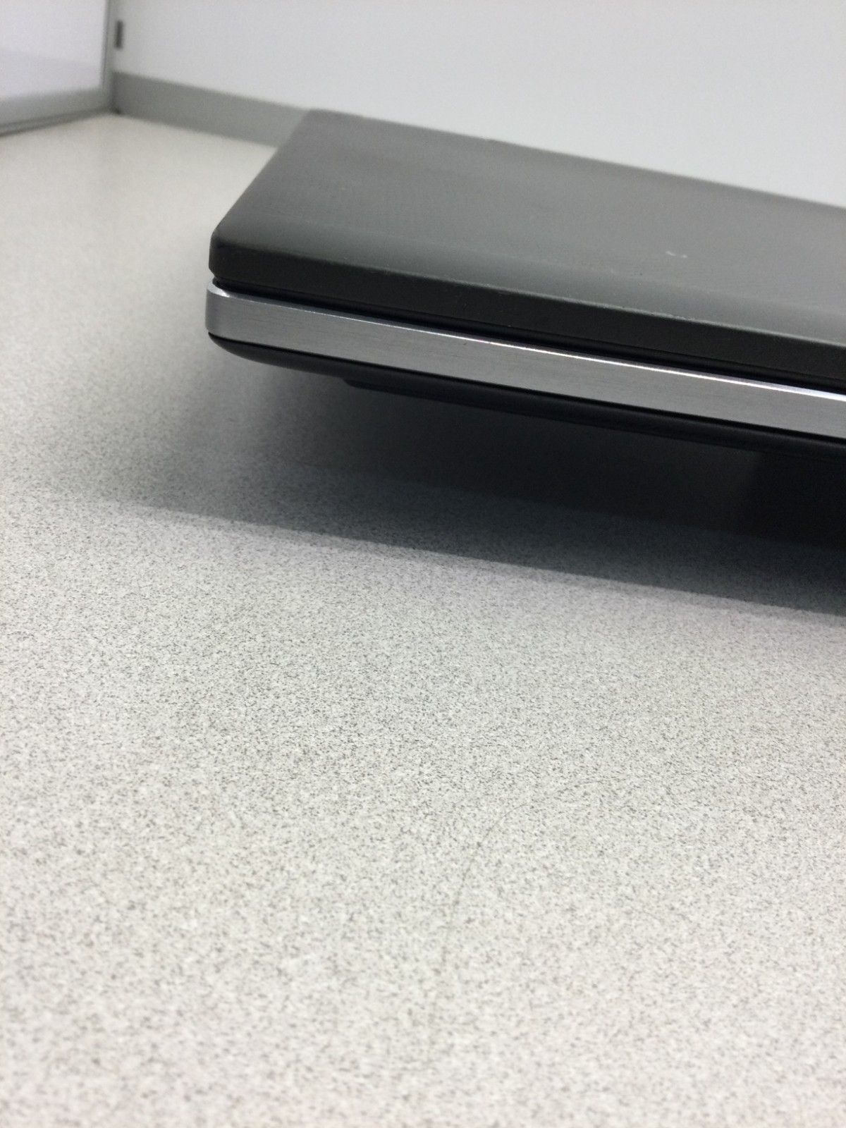 Dell Precision 7740 17.3″Core i7-9750H 48GB RAM 256 GB SSD 2.60GHz WIN 11 PRO