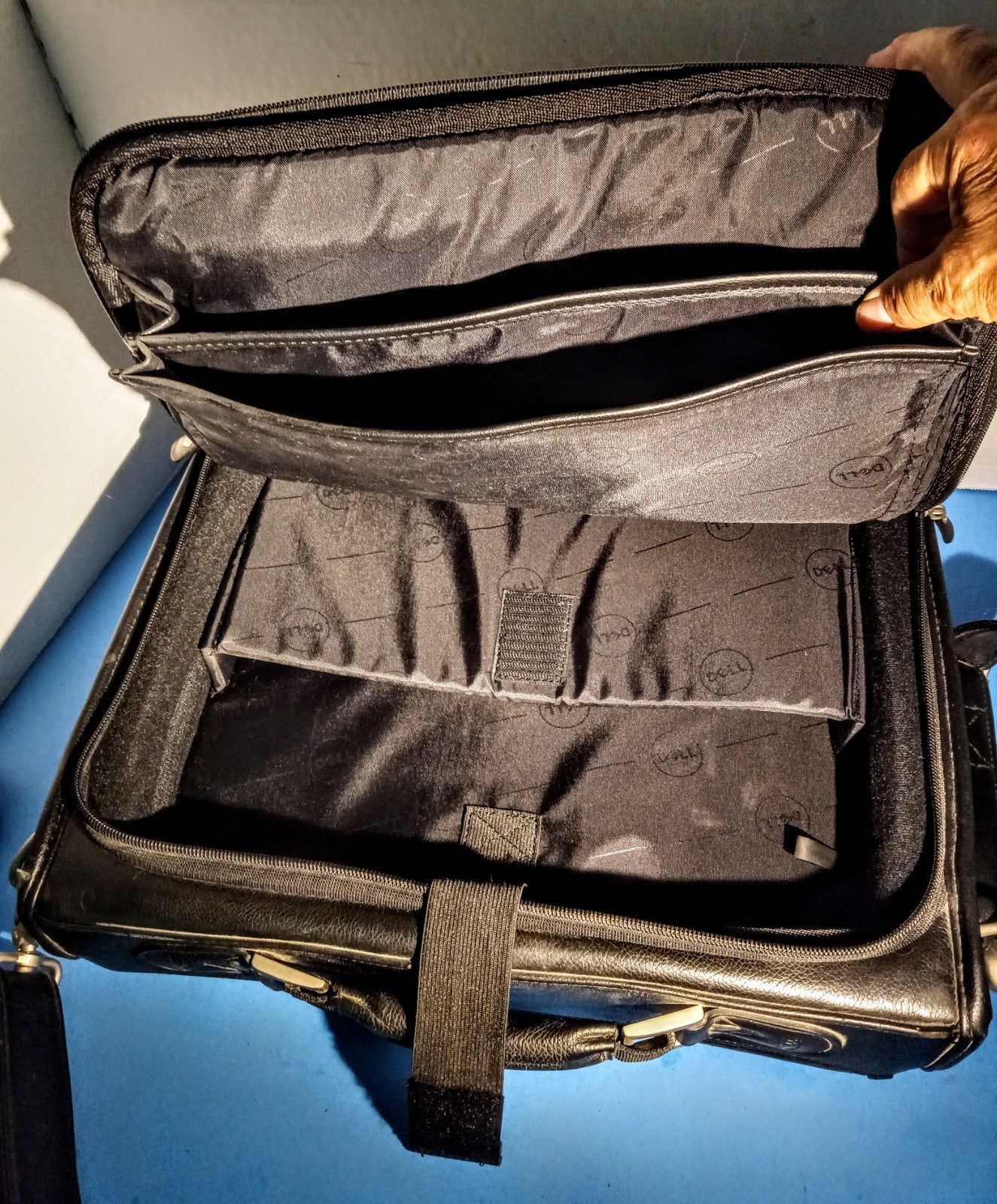 Laptop Computer Case-Blk-Dell-Pad Strap-For 15in Laptops-pre-owned