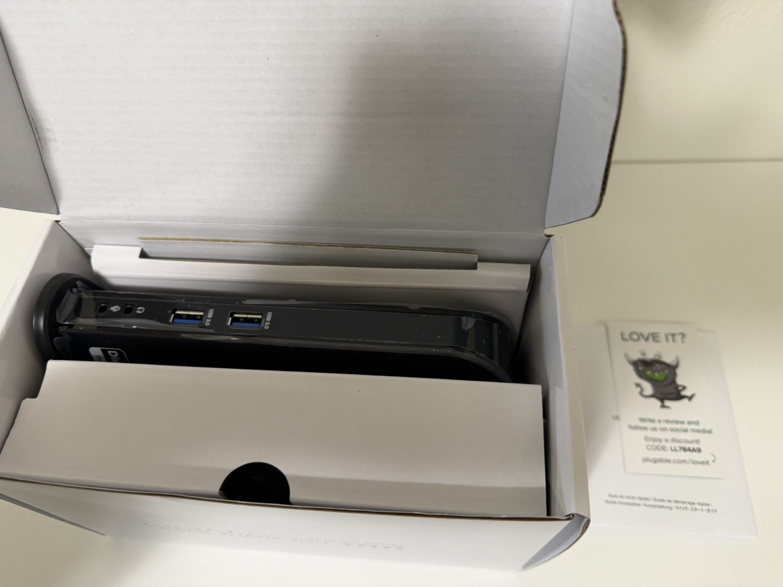 Plugable UD-3900 USB 3.0 Universal Docking Station for Windows