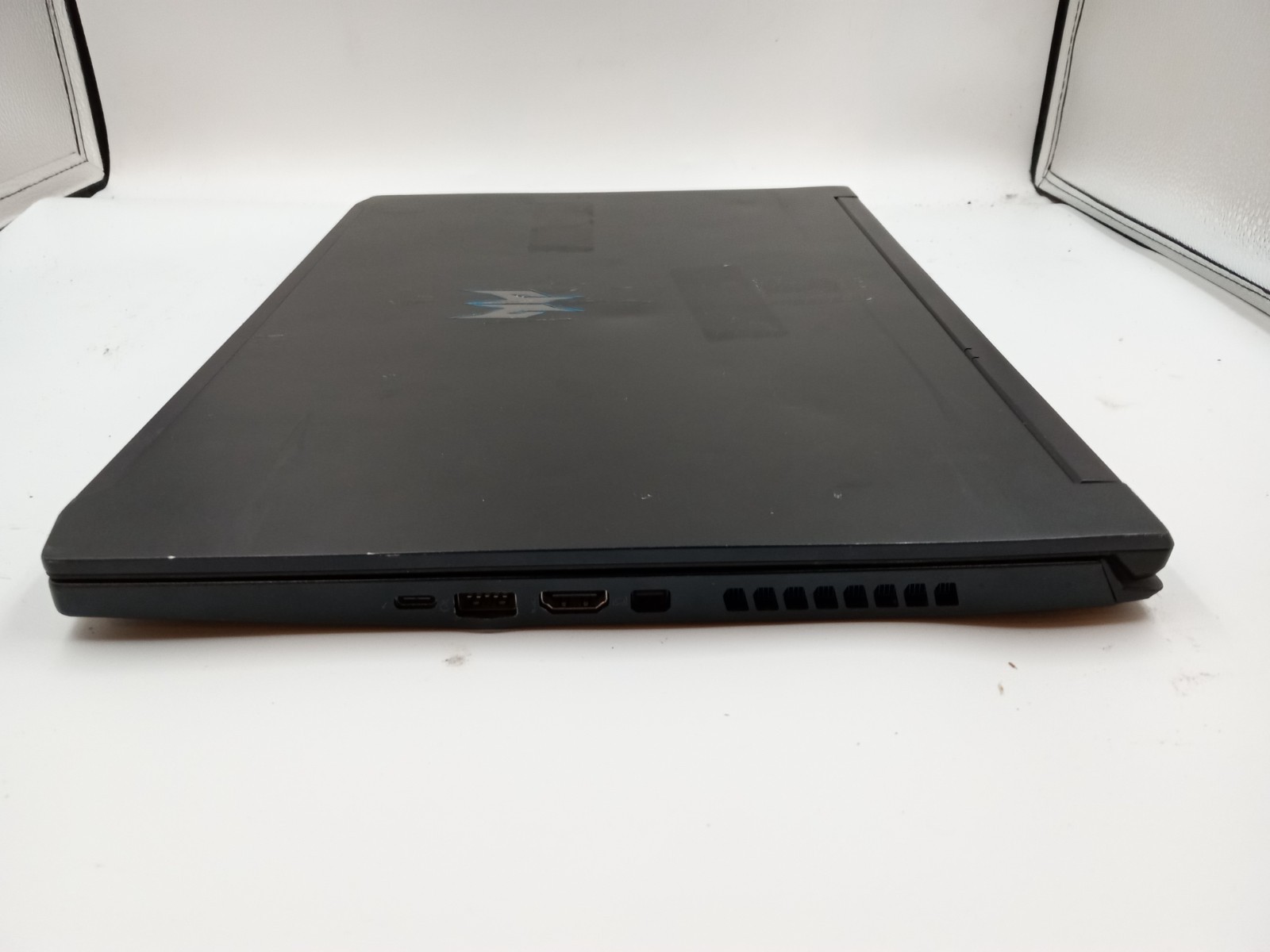 Acer Predator Triton PT315-53 15.6″ Laptop i7-11800H Nvidia RTX 3060 -CRACKED!!