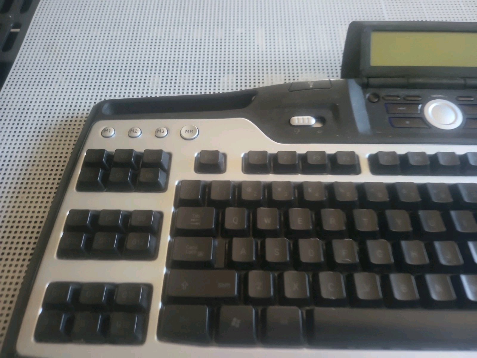 Logitech G15 Gaming Keyboard Y-UG75Wired USB Illuminated Screen Tested Works