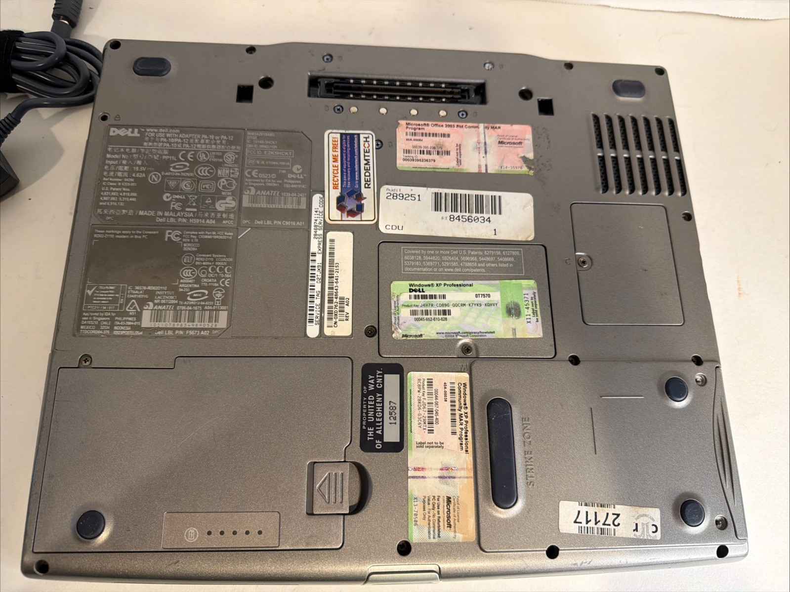 Dell Latitude D610 14” Laptop Intel Pentium M Processor Charger Working Computer