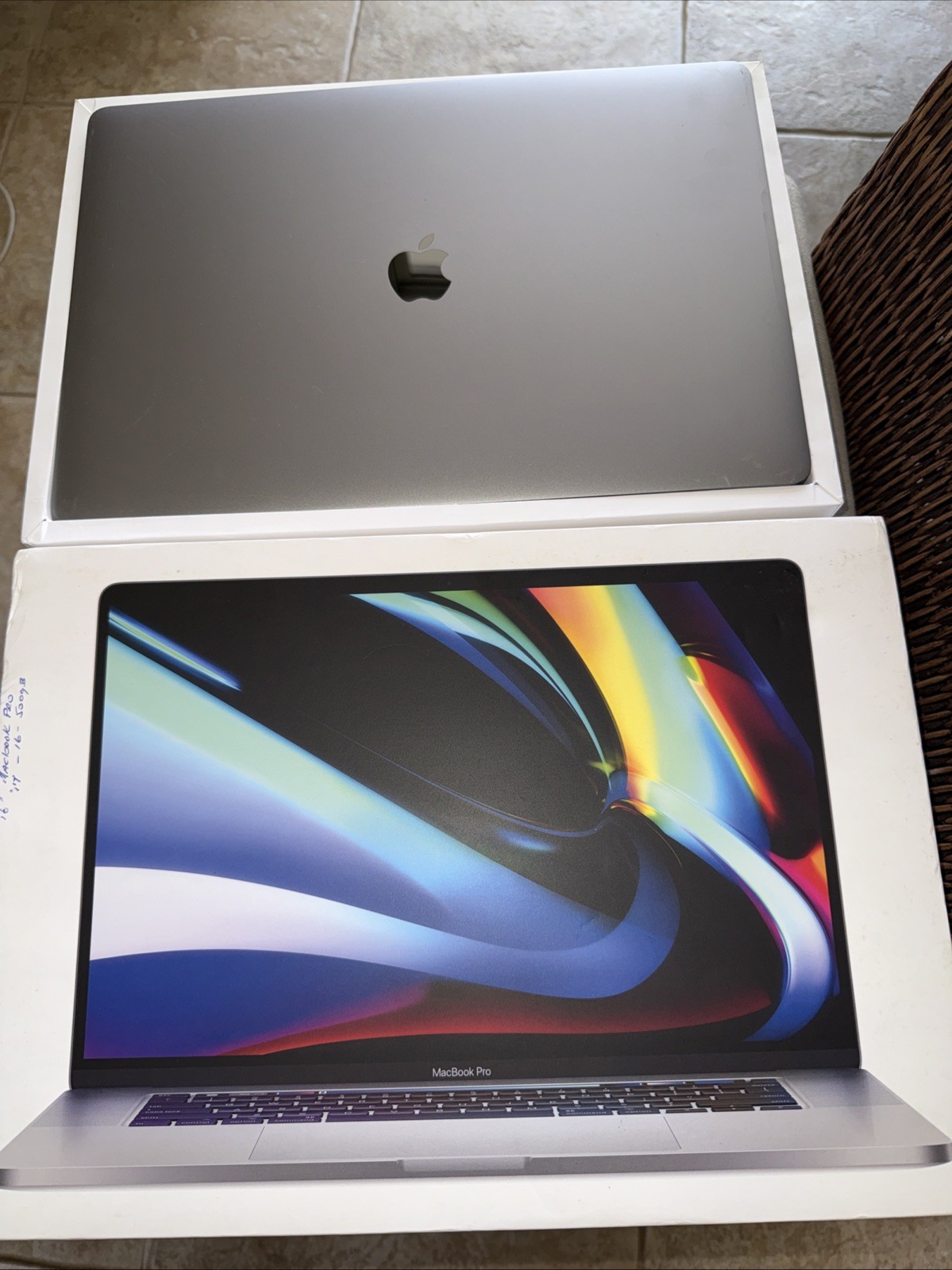 Apple MacBook Pro 2019 16-inch, 16GB, 2.6GHz 6-Core Intel I7 – 512GB SSD – A2141