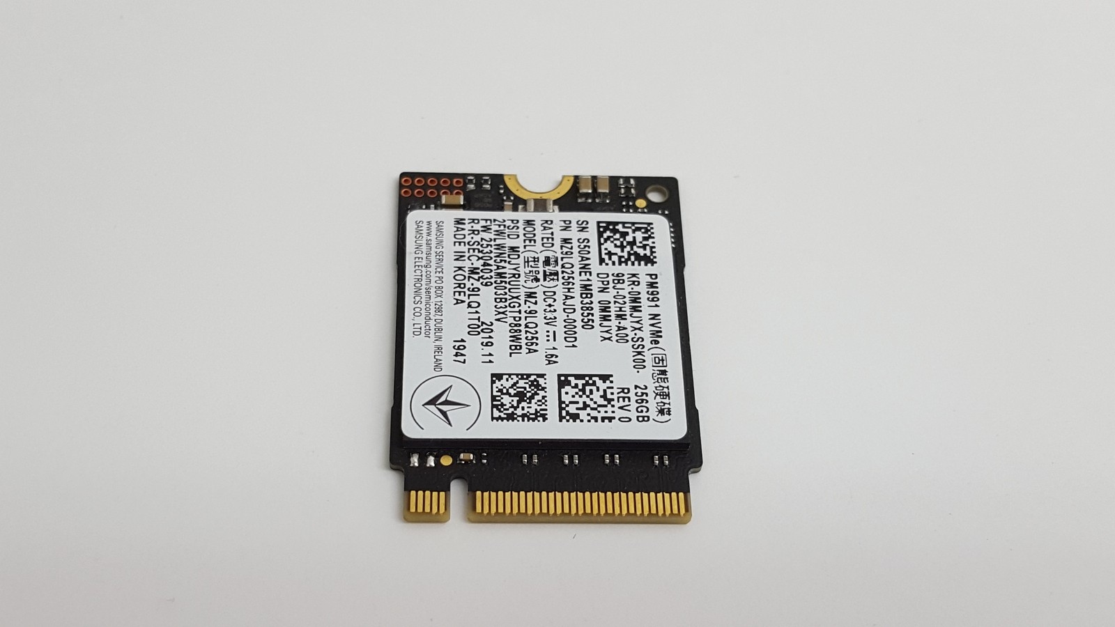 Samsung PM991 MZ-9LQ256A 256 GB NVMe 30mm Solid State Drive