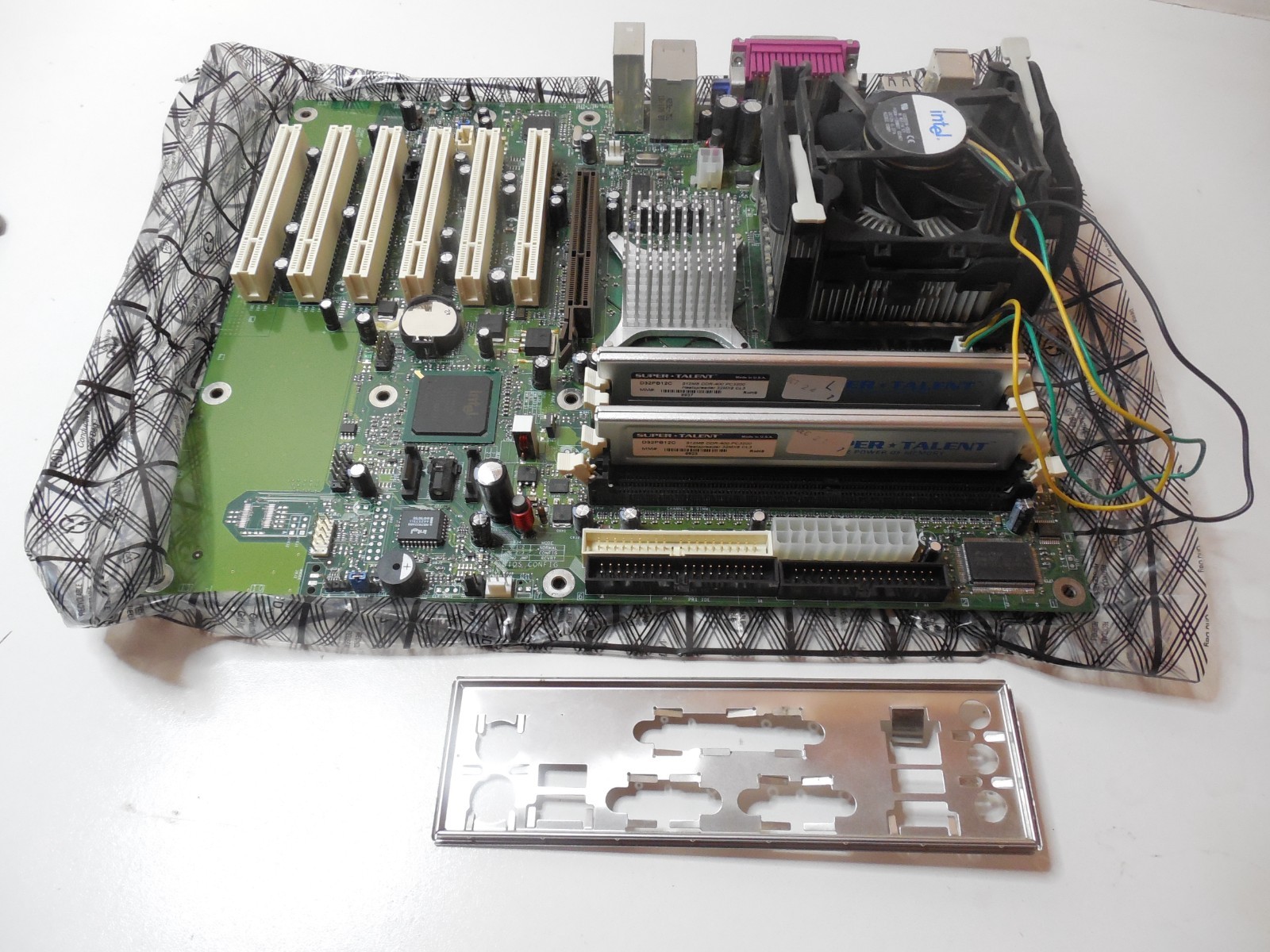 Intel D865GBF D865PERC Socket mPGA478B Motherboard P4 2.8GHz 1024MB DDR 2(512mb)