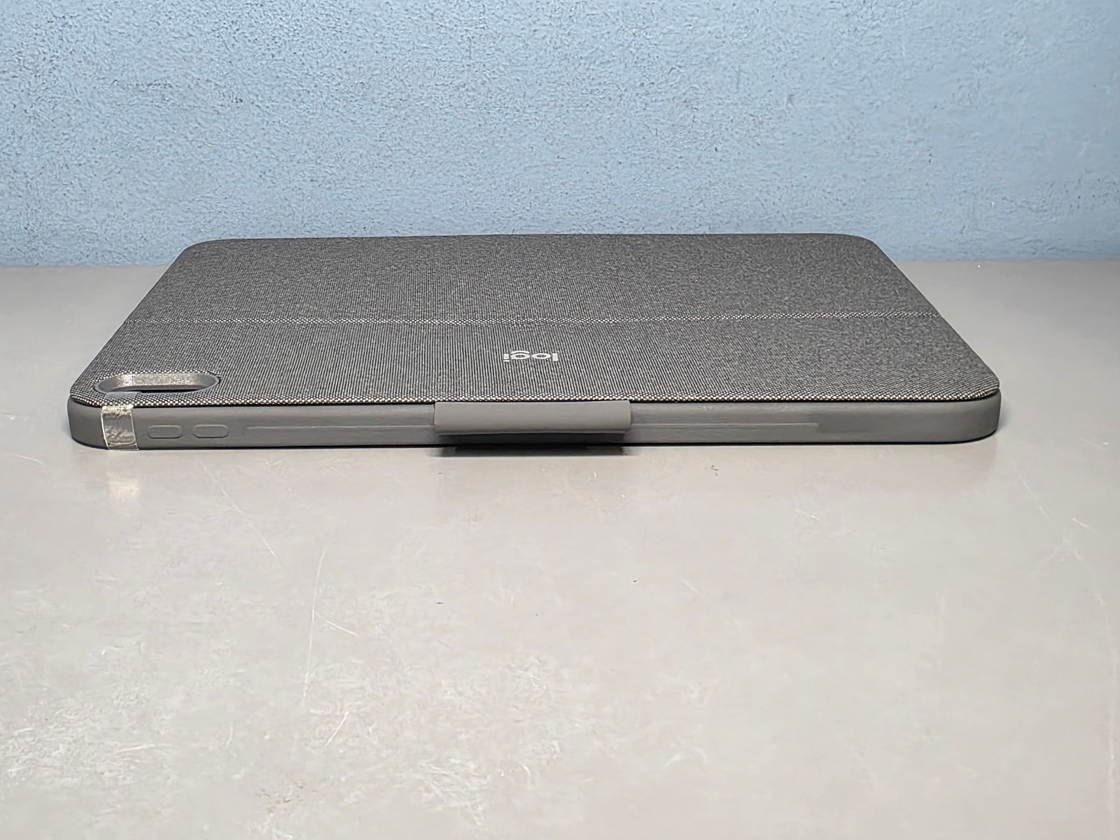 Logitech Combo Touch for iPad 10th Generation A16 Keyboard Folio w/ Touchpad New