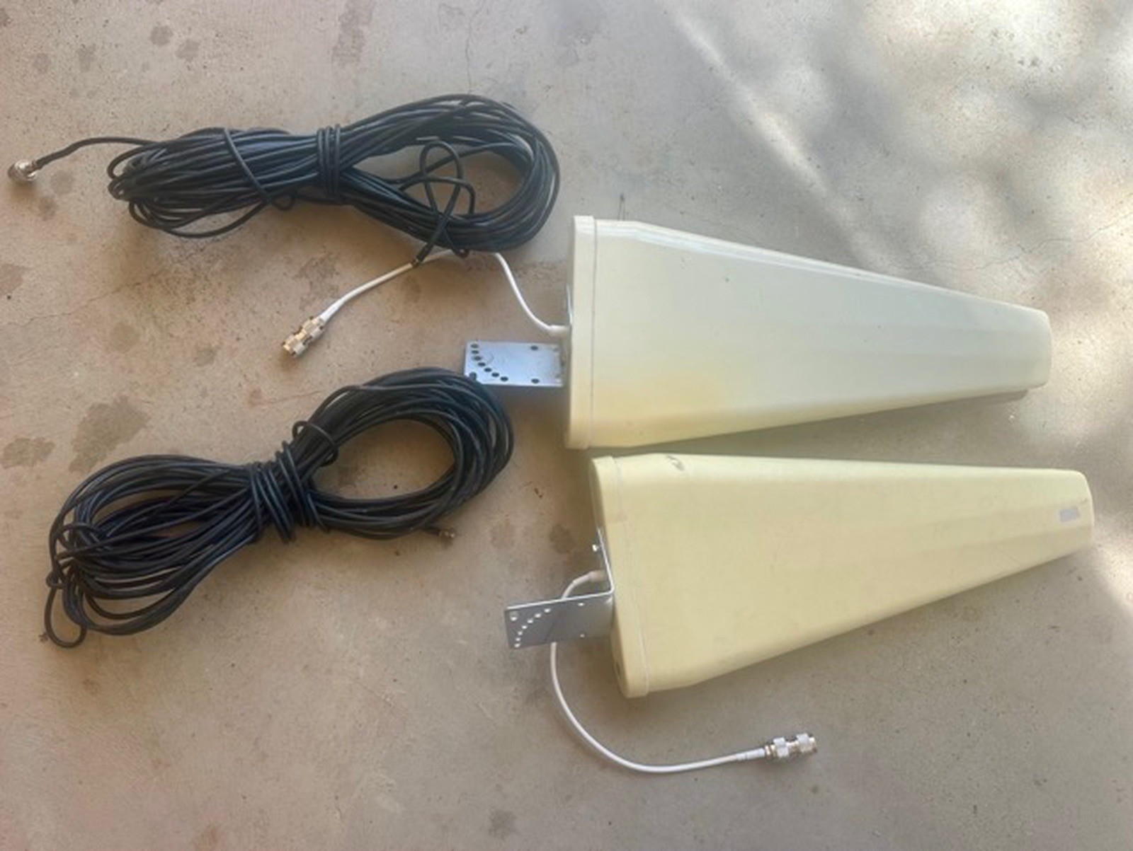 Two XRDS-RF 12 dBi Wide Directional Antennas 4G/5G/LTE/Wi-Fi w/ RG58 Coax Cable