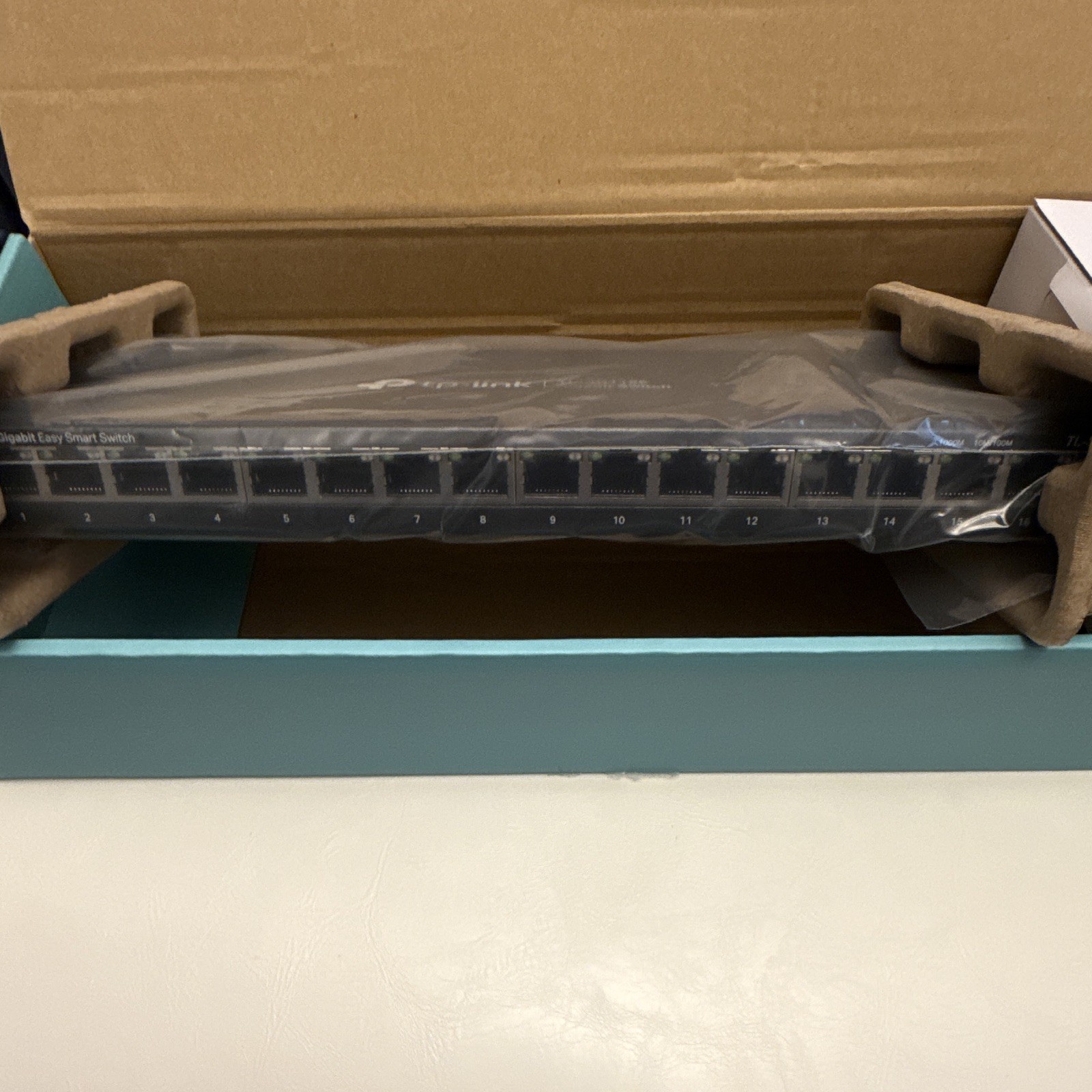 TP-LINK TL-SG116E 16-Port Gigabit Easy Smart Layer 2 Managed Switch