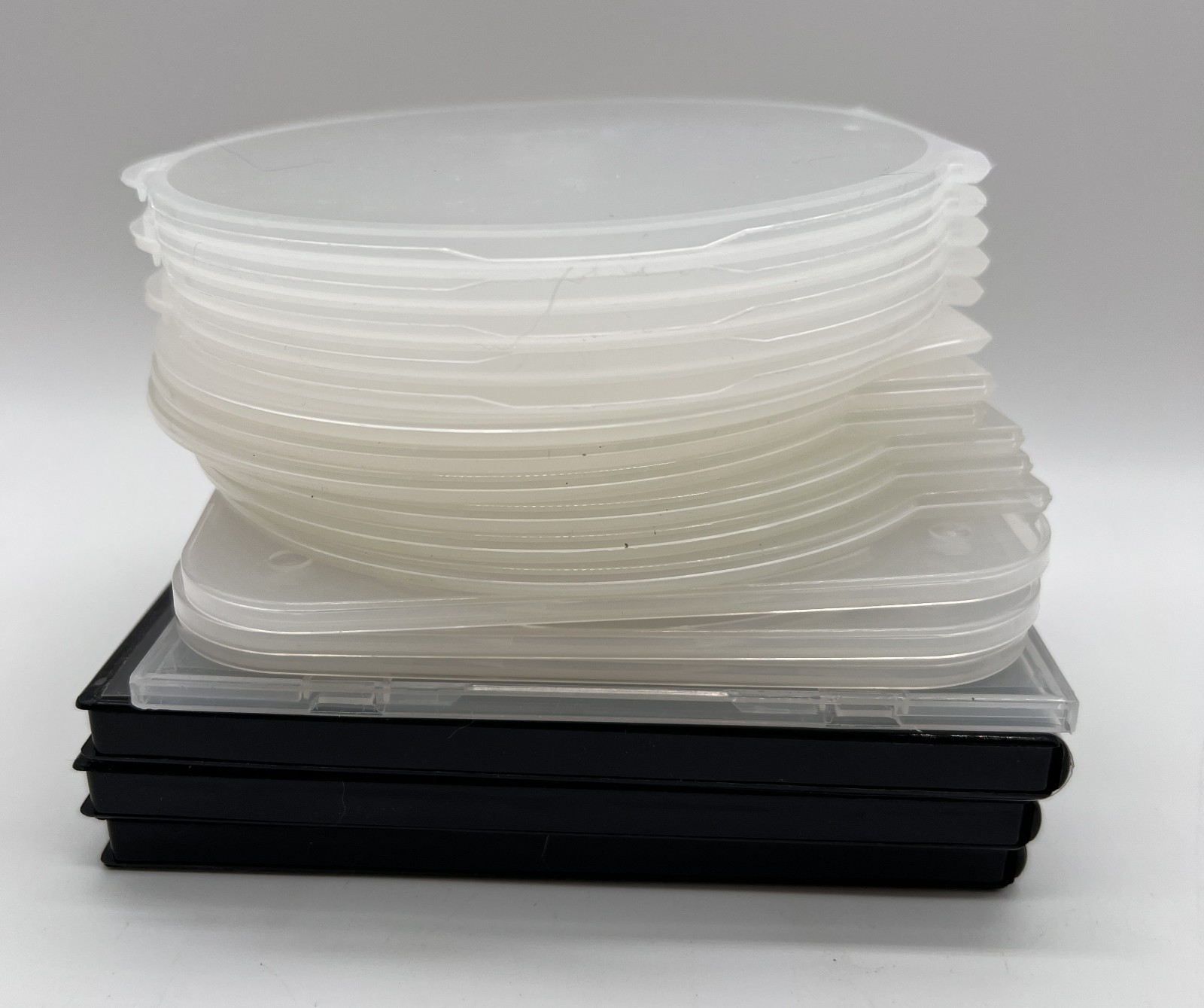 Plastic CD DVD Cases Media Thin Round Clamshell/Square Clear/Black Lot 18 Mixed