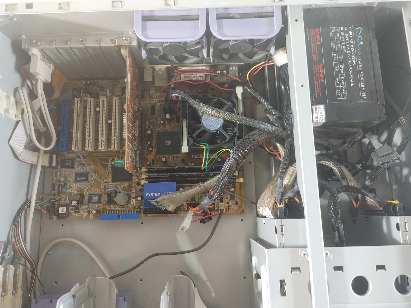 Vintage Asus P4PE Intel Pentium 4 1.80 GHz 1 GB DDR Desktop