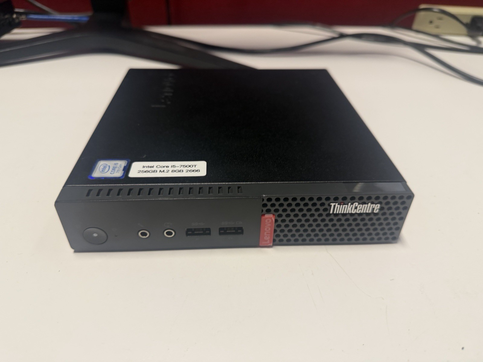 Lenovo ThinkCentre M710q Tiny — i5-7500T / 8GB (2666) / 256GB M.2