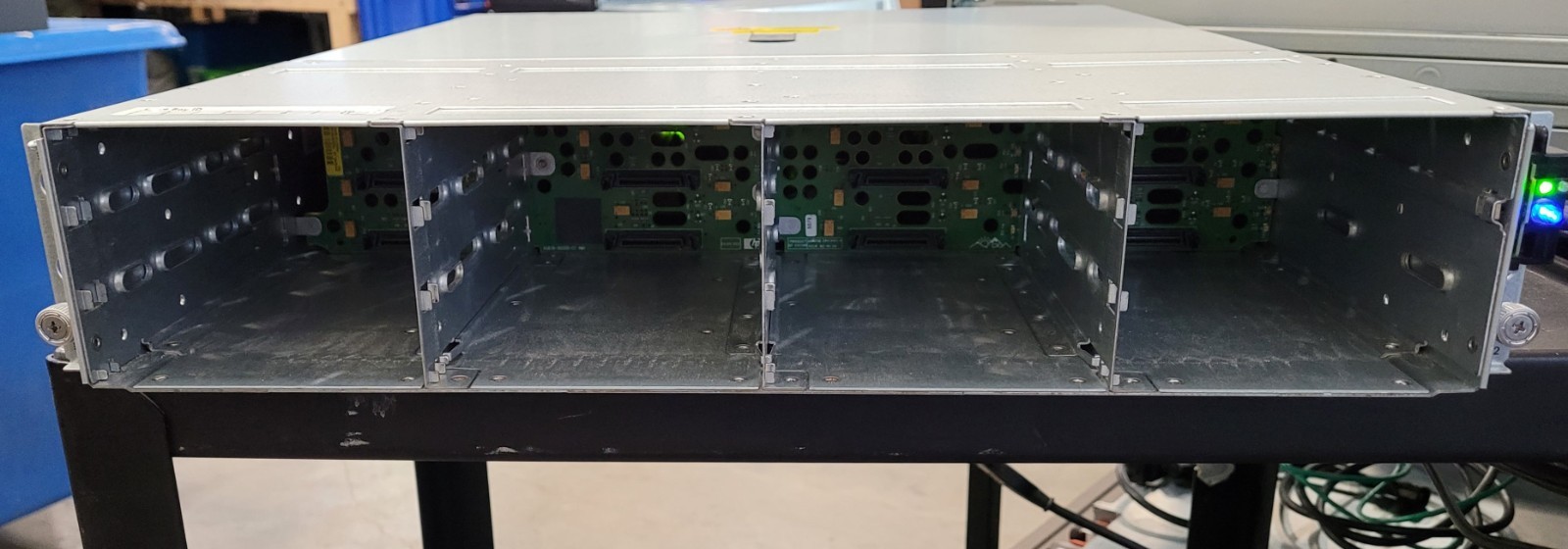 HPE StorageWorks M6412 – 3.5in 12 Drive Bay Storage Array No HDDs – AG638B (a)