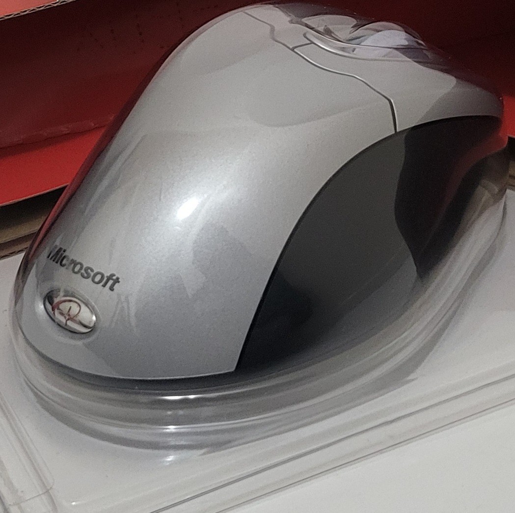 *Sealed* Microsoft Wireless Optical Mouse 5000 Tilt Wheel 4 Way Scrolling #1007