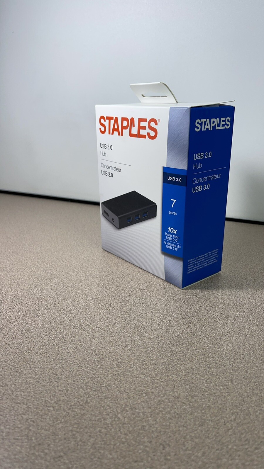 Bulk Case Of 8. New In box. 7 port USB 3.0 Hub, Retail Package Ready. Lot Of 8