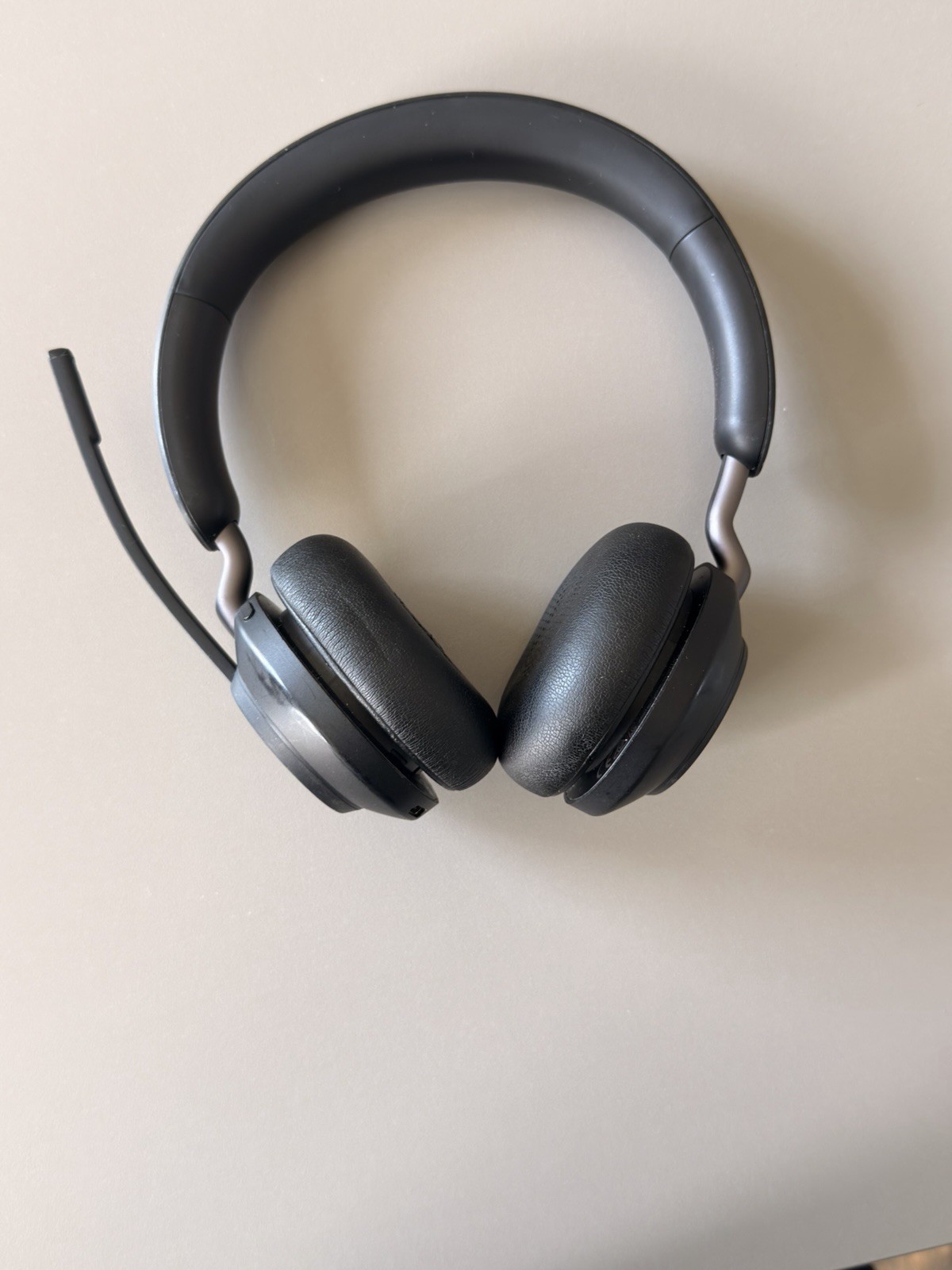 Jabra Evolve2 65 Stereo Wireless Headset (UC, USB-A) with Charging Stand – Black