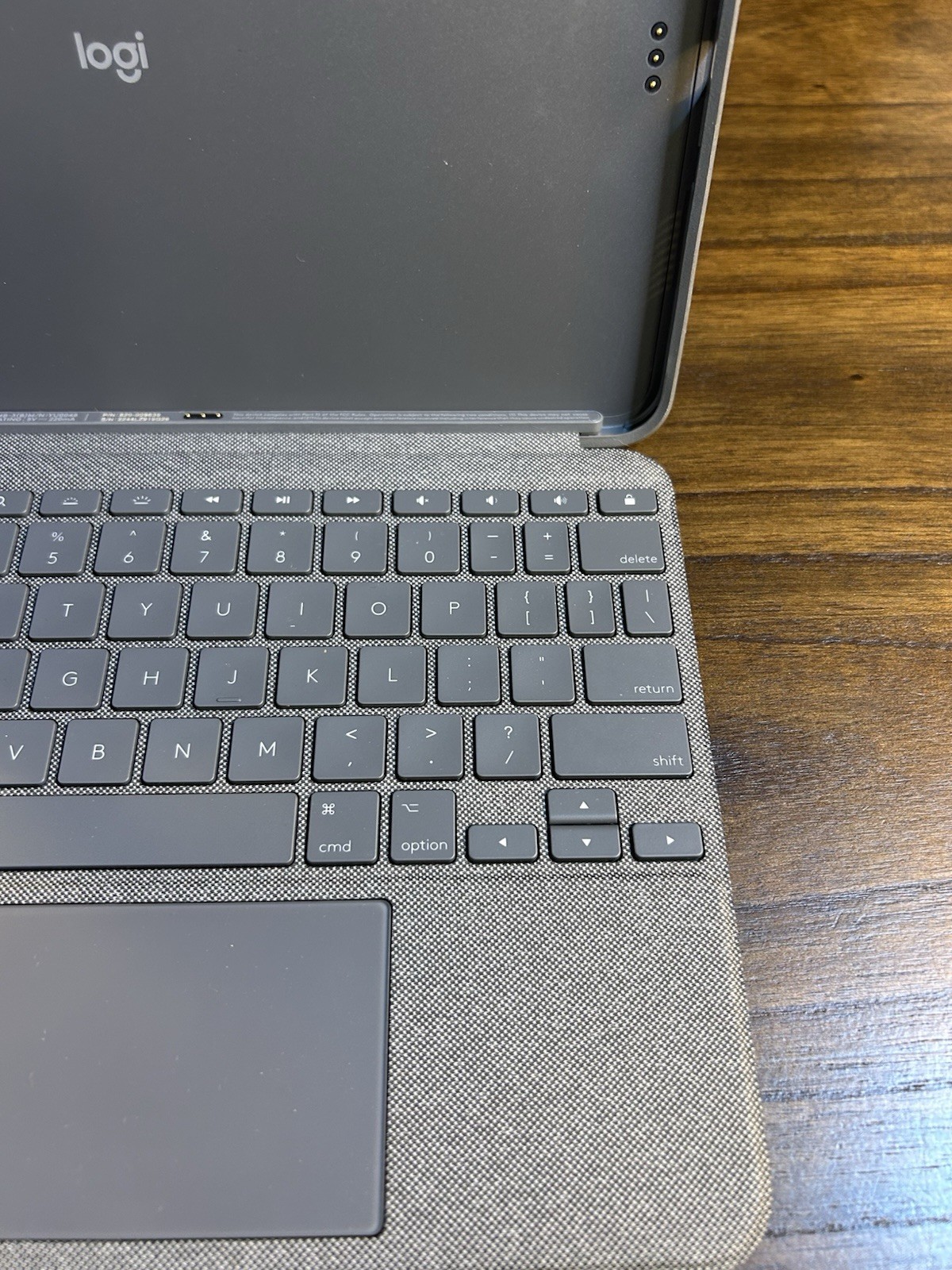 Logitech Combo Touch Keyboard Case w/ Trackpad for iPad Pro 11” 1st 2nd 3rd Gen