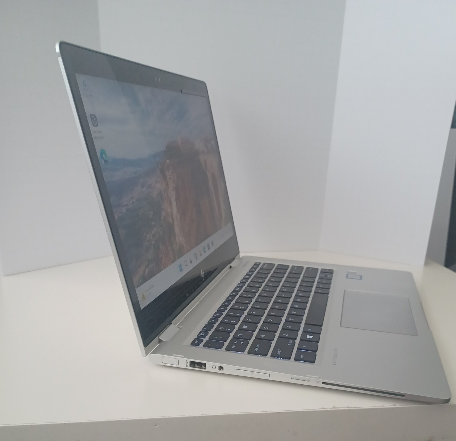 HP EliteBook Touchscreen HSN-104C 13” 16GB RAM intel i5-7300u – 256 GB SSD-Win11