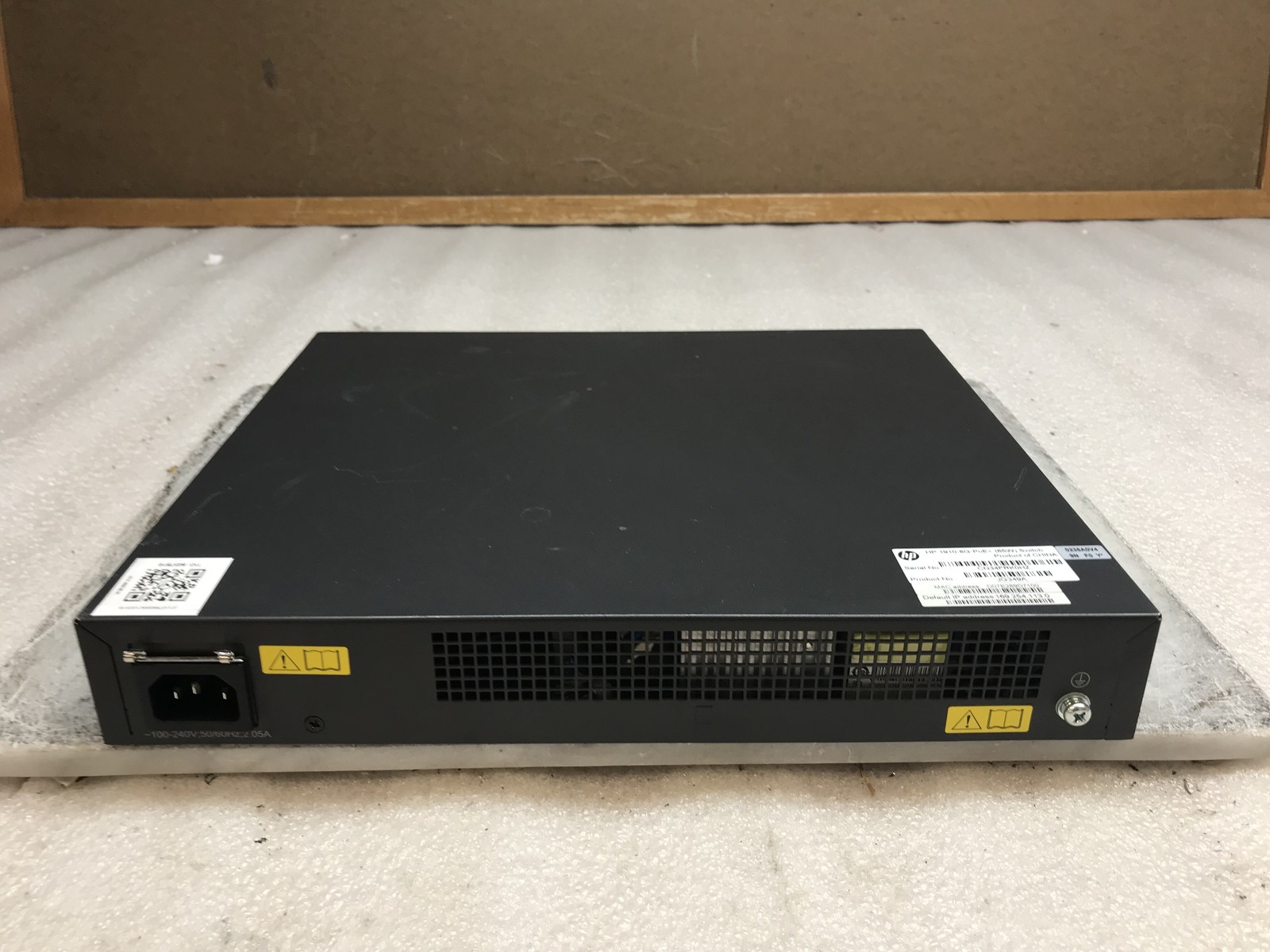 HP 1910-8G-PoE+ 65W Ethernet Switch With Power Cables NO RACK EARS
