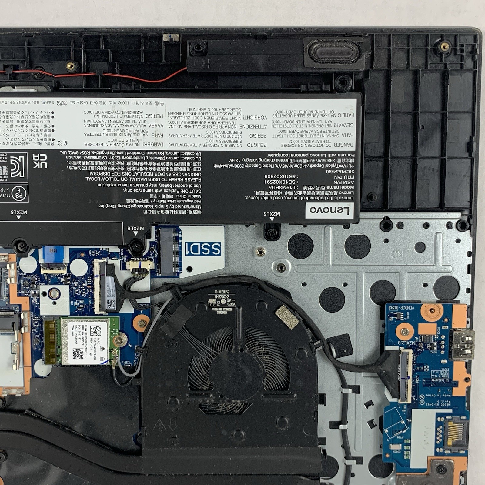 Lenovo ThinkPad E15 Gen 3 15.6″ Ryzen 5 5500U 2.1 GHz 8 GB RAM No OS/HDD/AC Dent