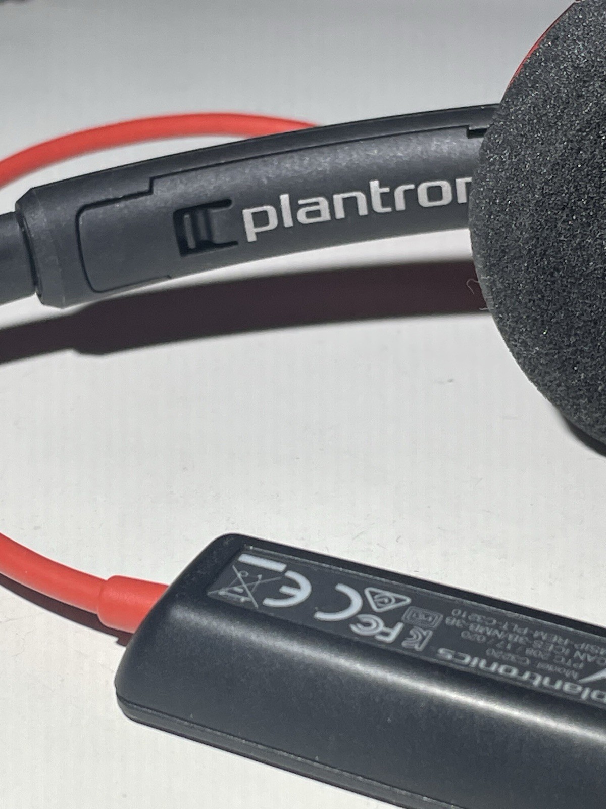 Plantronics Blackwire C3220 USB Stereo Headset w/ Case Noise Cancel Mic